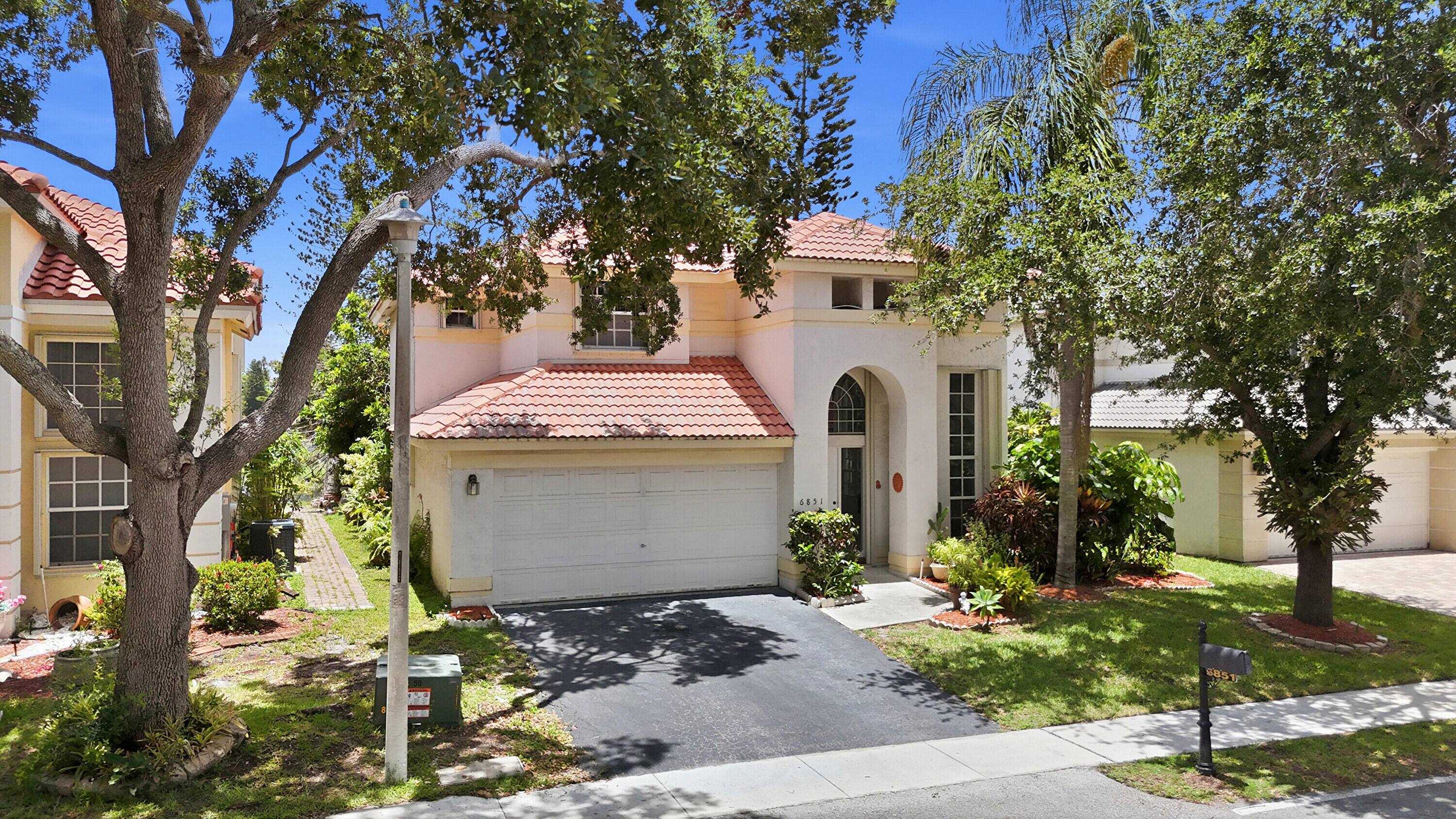 HOLIDAY SPRINGS EAST - Residential