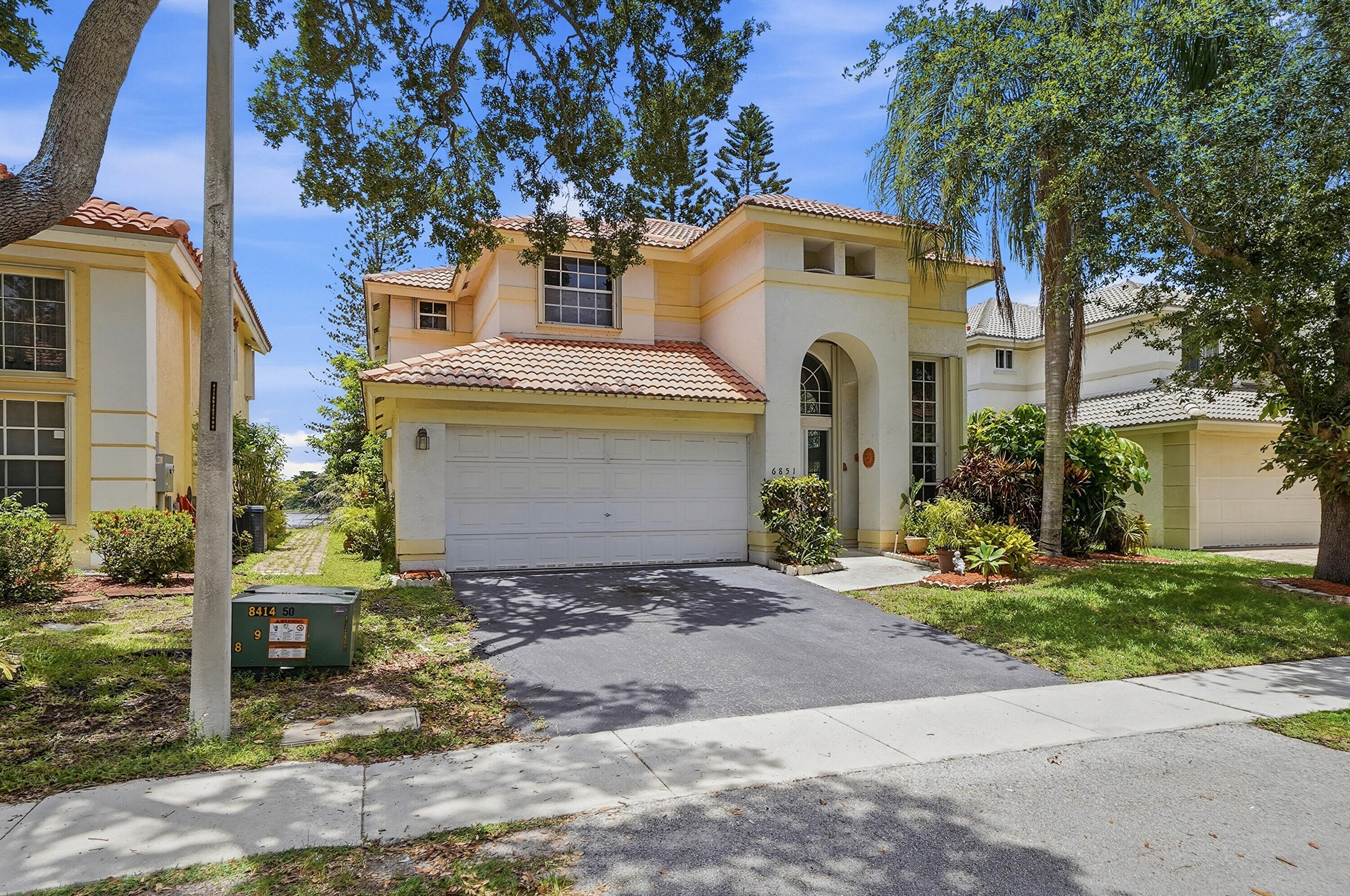 HOLIDAY SPRINGS EAST - Residential