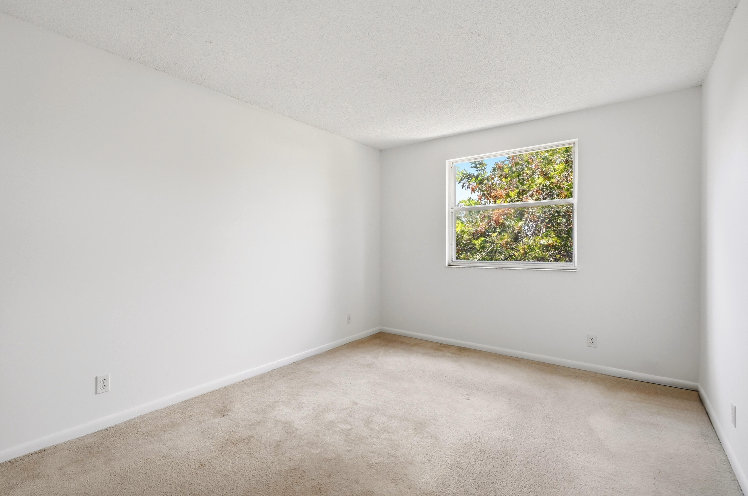 HOLIDAY SPRINGS EAST - Residential