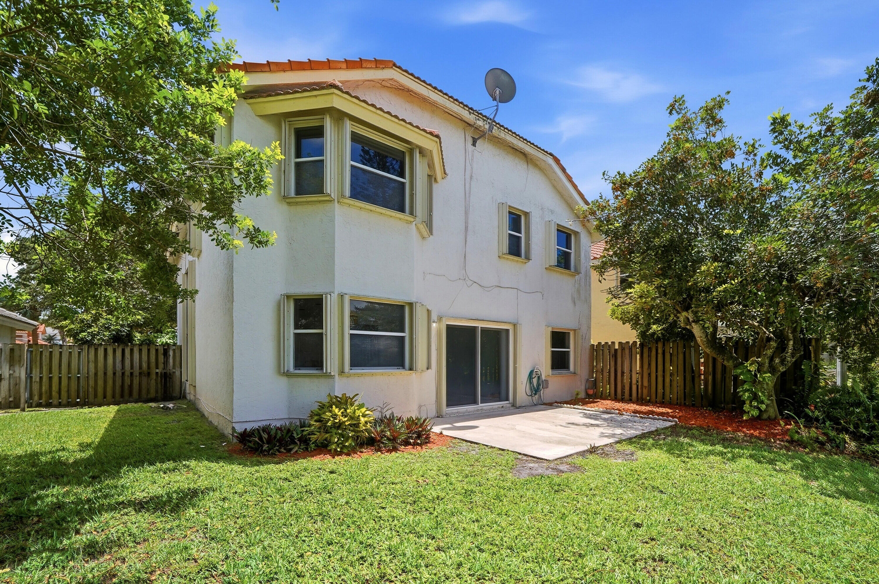 HOLIDAY SPRINGS EAST - Residential