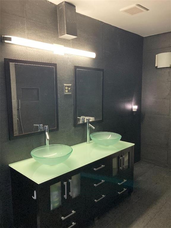 Banyan Lakes - Residential