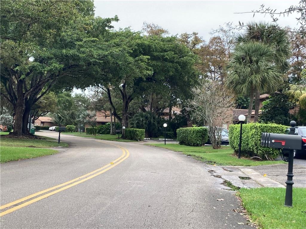 Banyan Lakes - Residential
