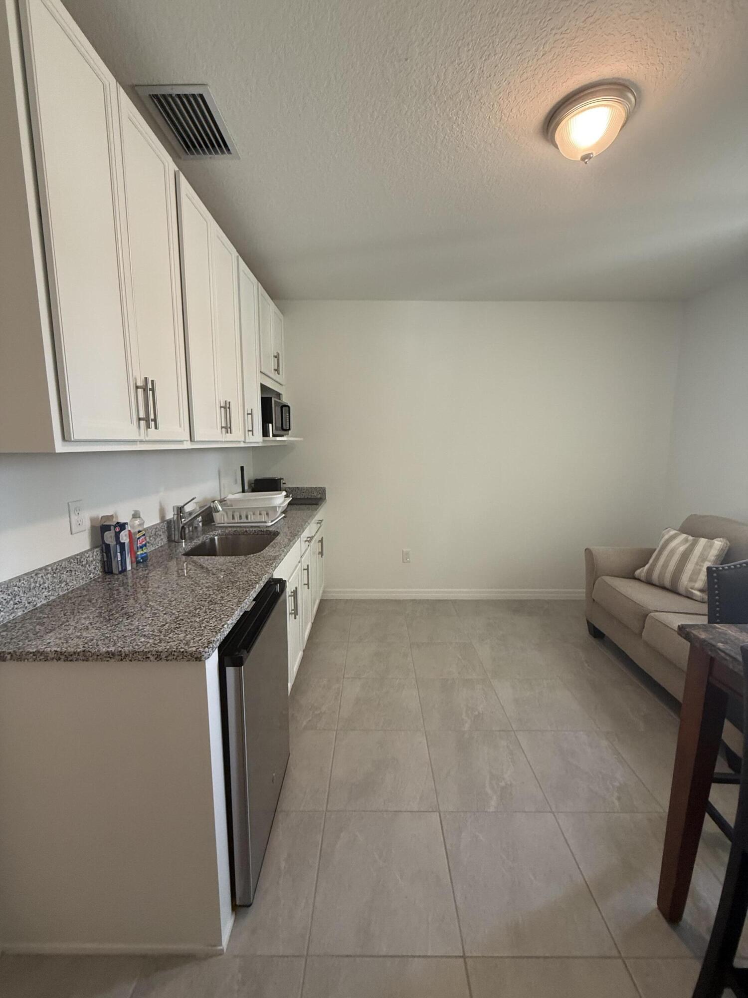 PORT ST LUCIE SECTION 15 - Residential Lease