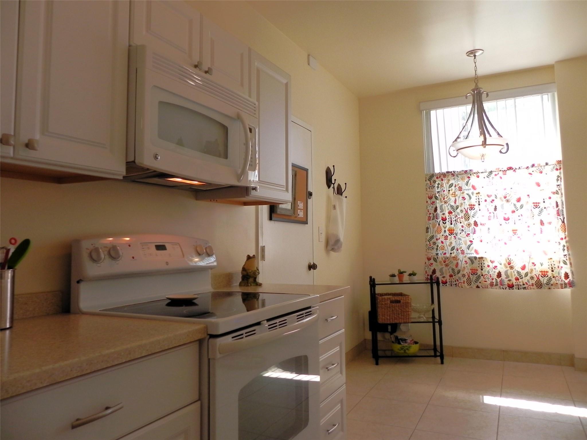 HILLCREST EAST - Residential