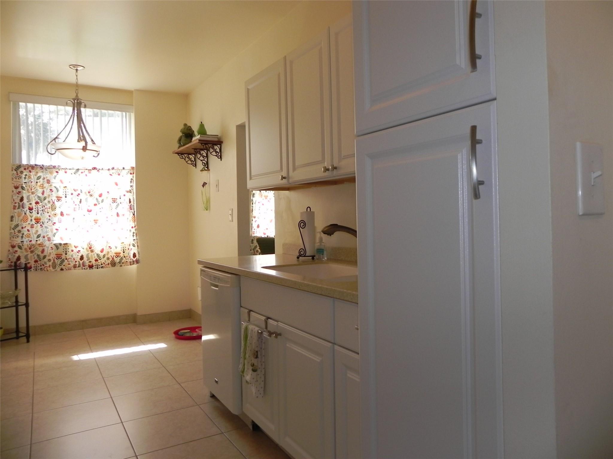 HILLCREST EAST - Residential
