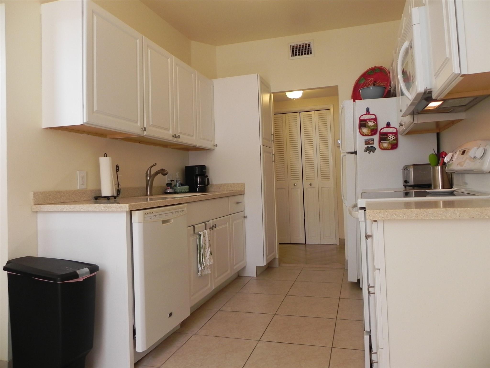 HILLCREST EAST - Residential