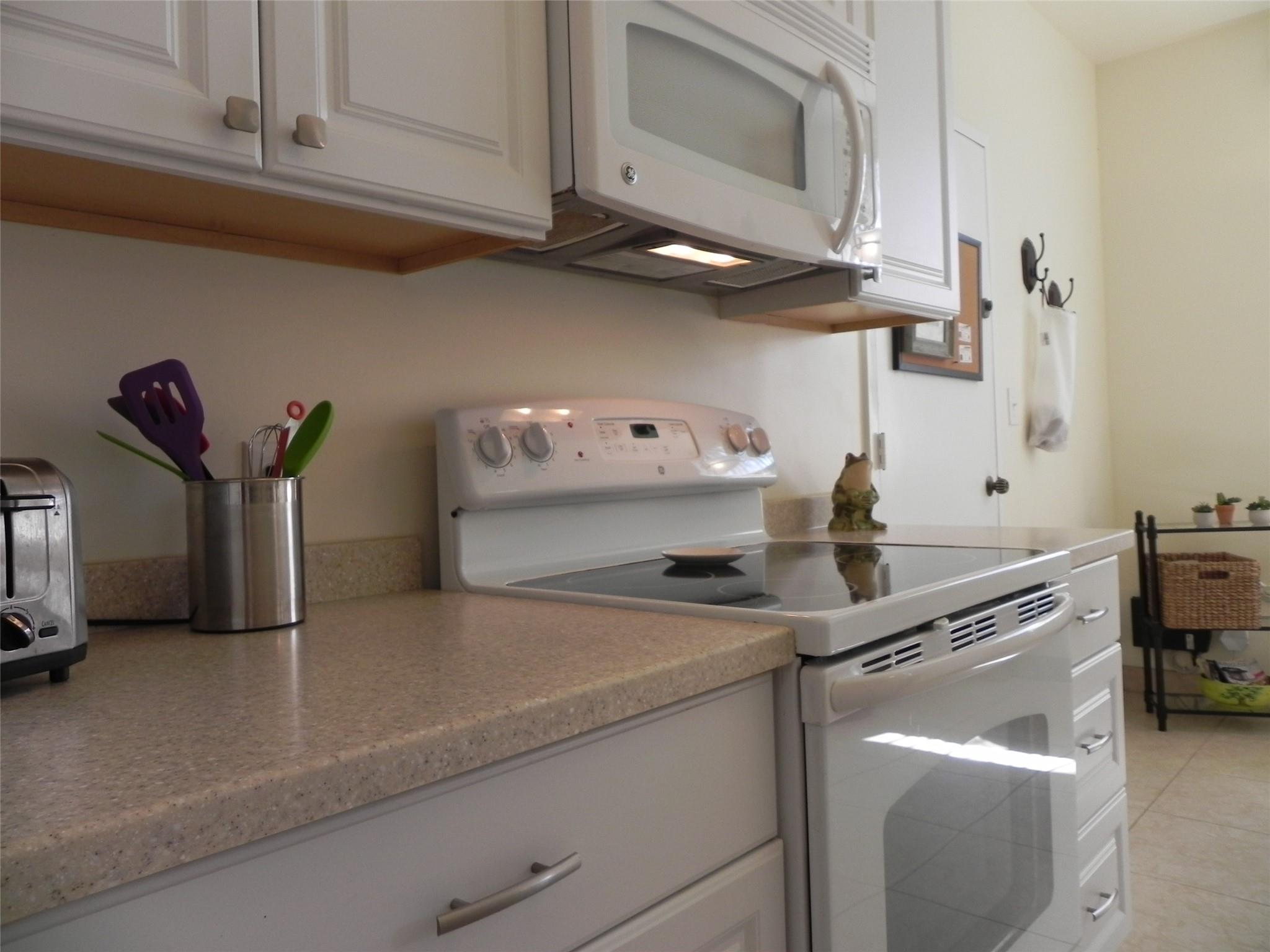 HILLCREST EAST - Residential