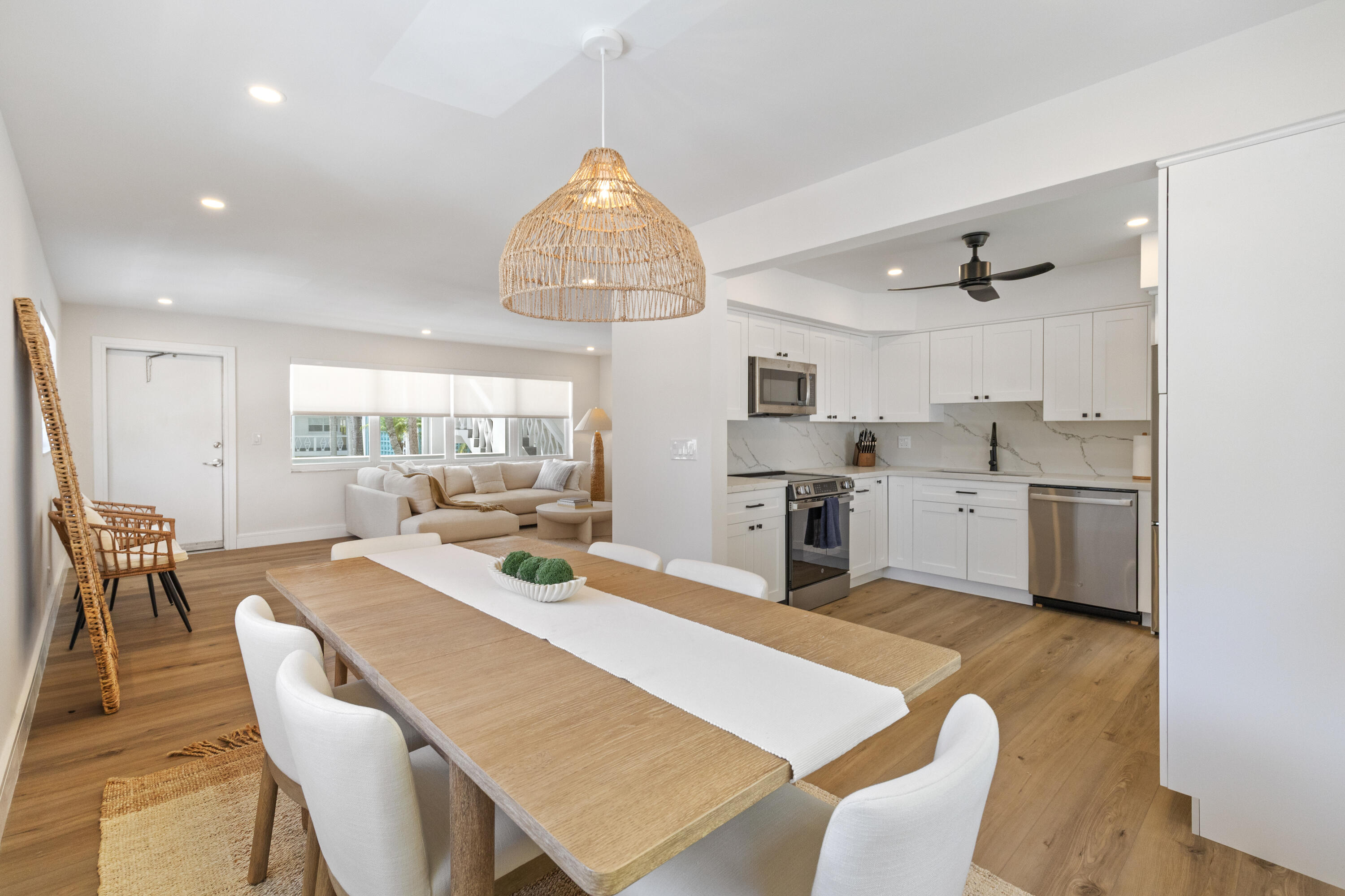YORKDALES CARALLTON ISLE CONDO - Residential
