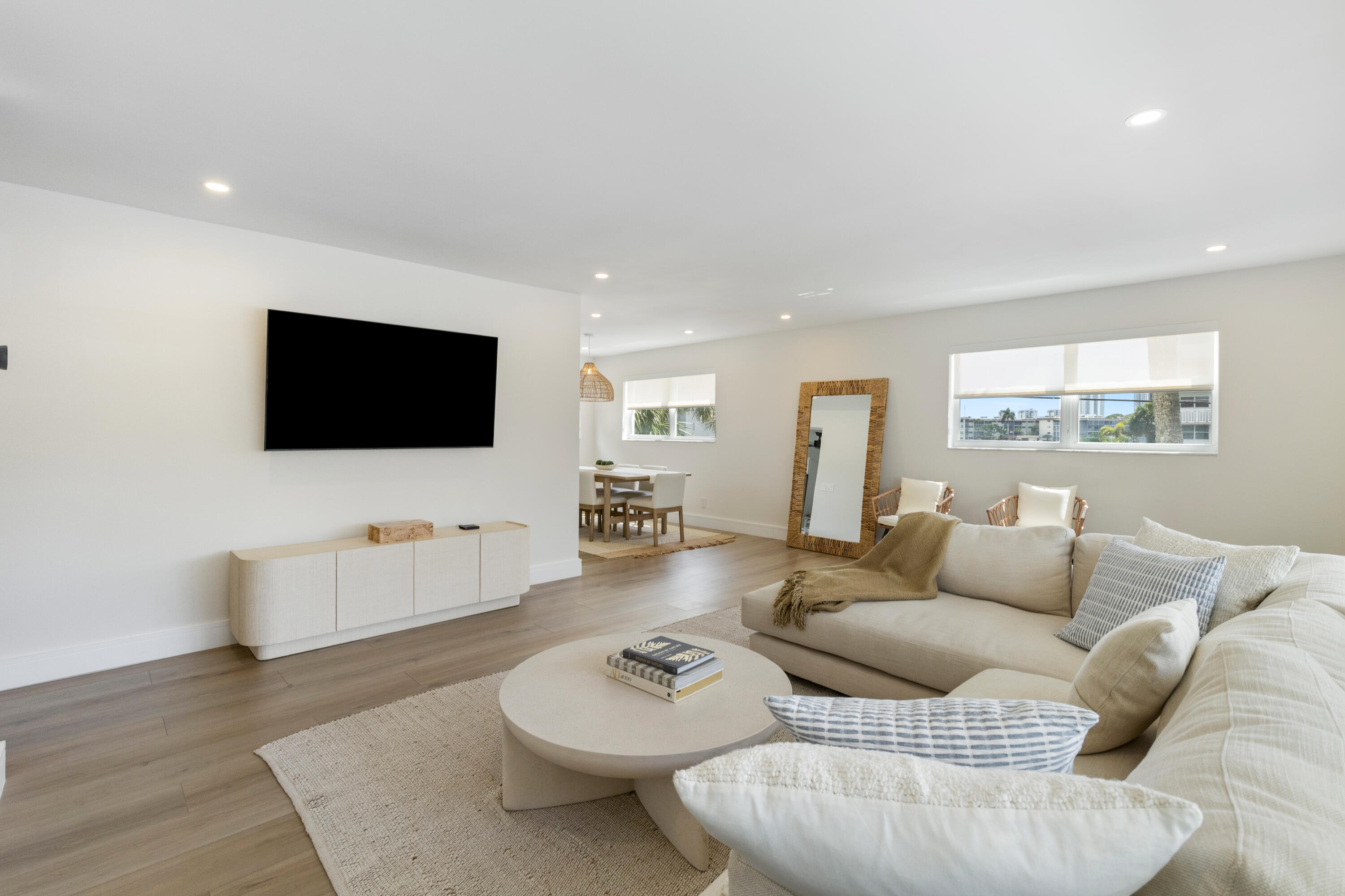 YORKDALES CARALLTON ISLE CONDO - Residential