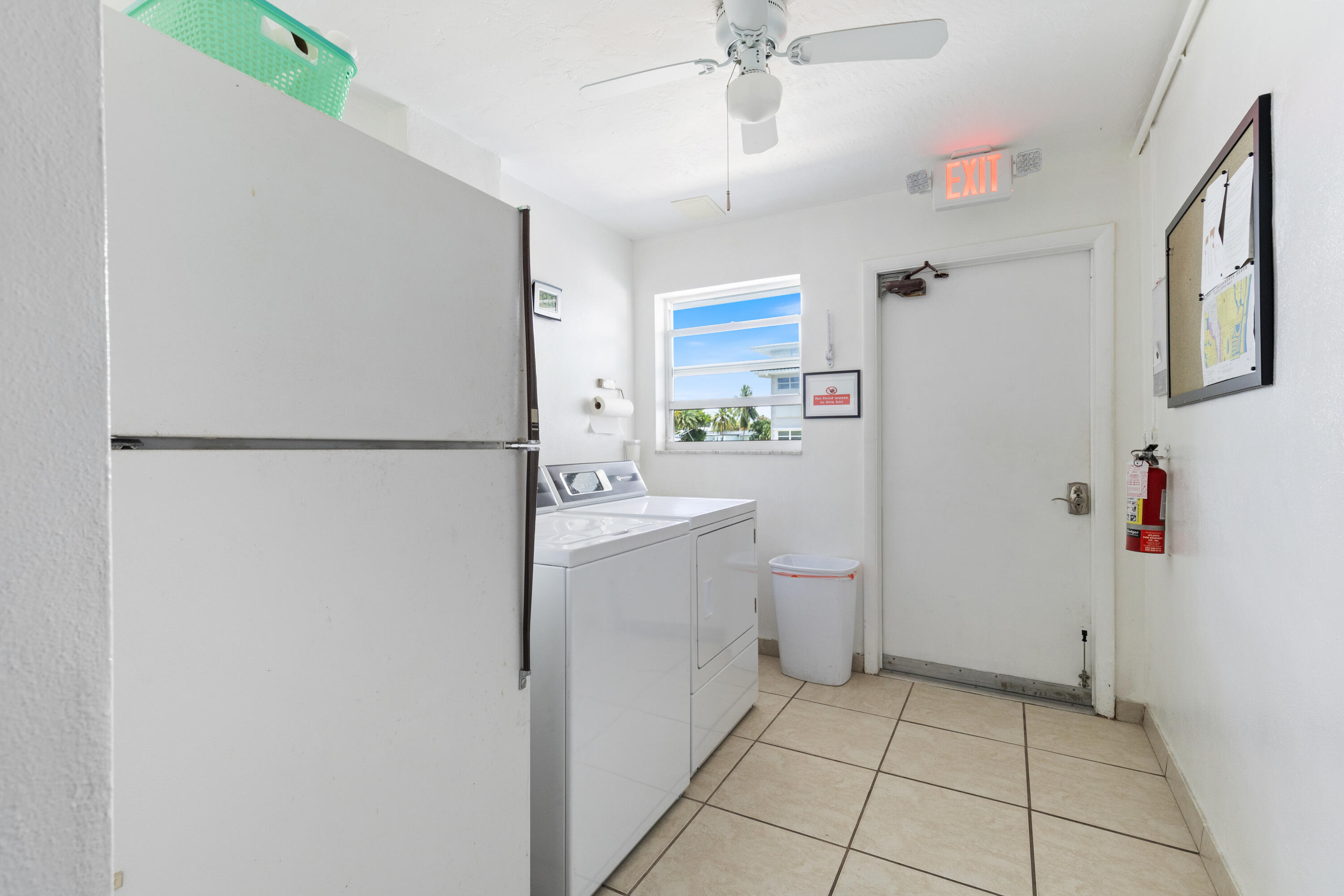 YORKDALES CARALLTON ISLE CONDO - Residential