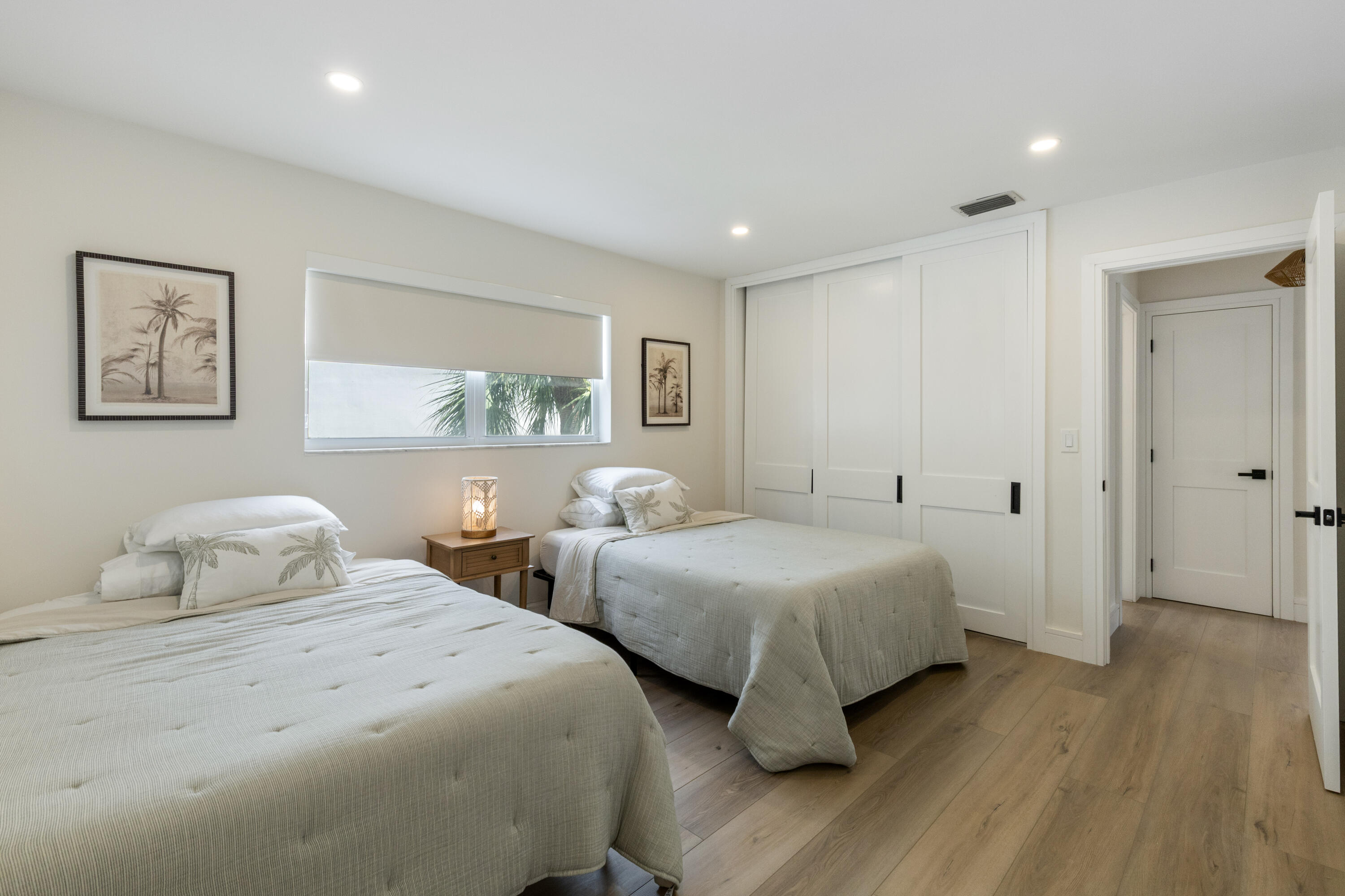 YORKDALES CARALLTON ISLE CONDO - Residential