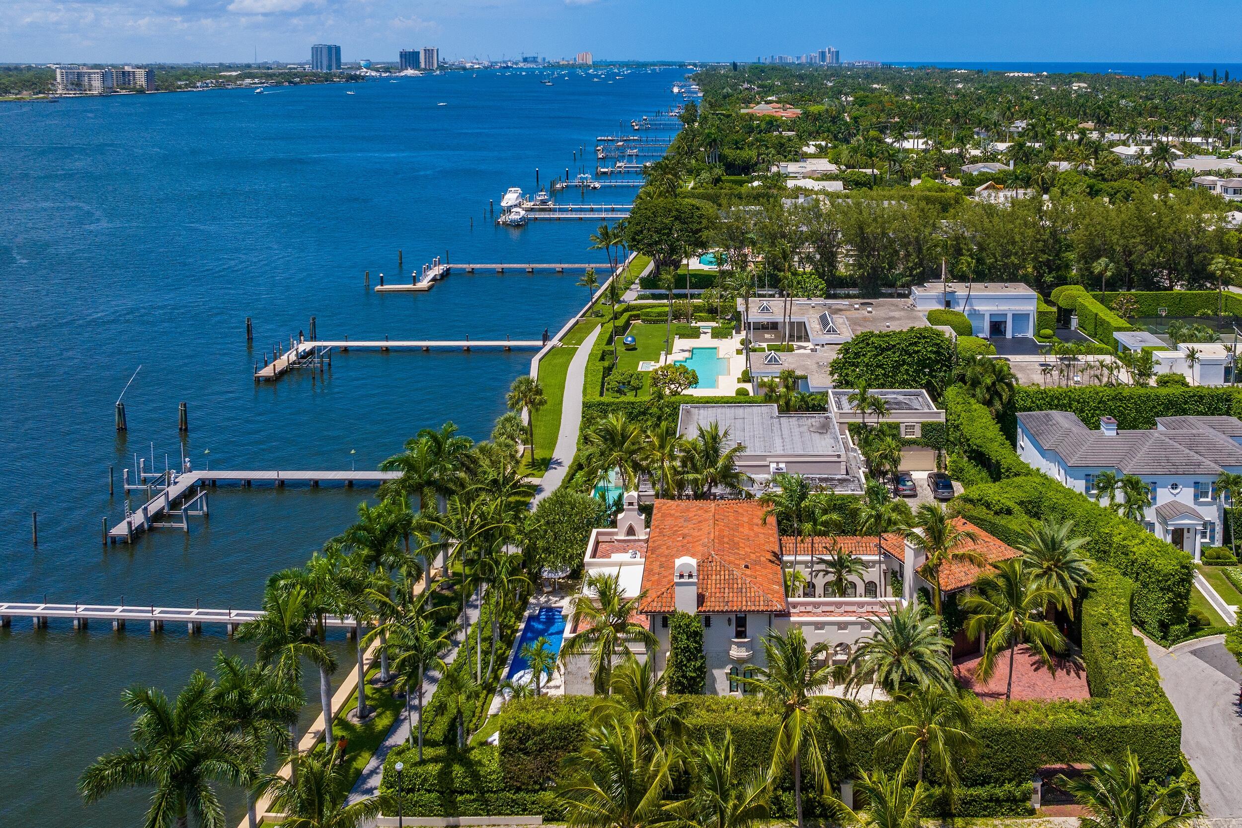 ADAMS CIRCLE - Residential
