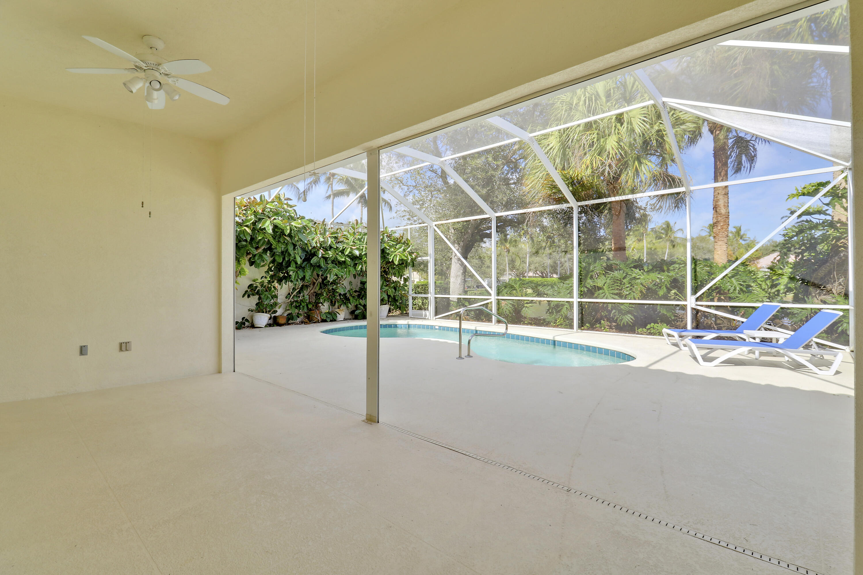 ISLES AT PALM BEACH GARDENS - Residential