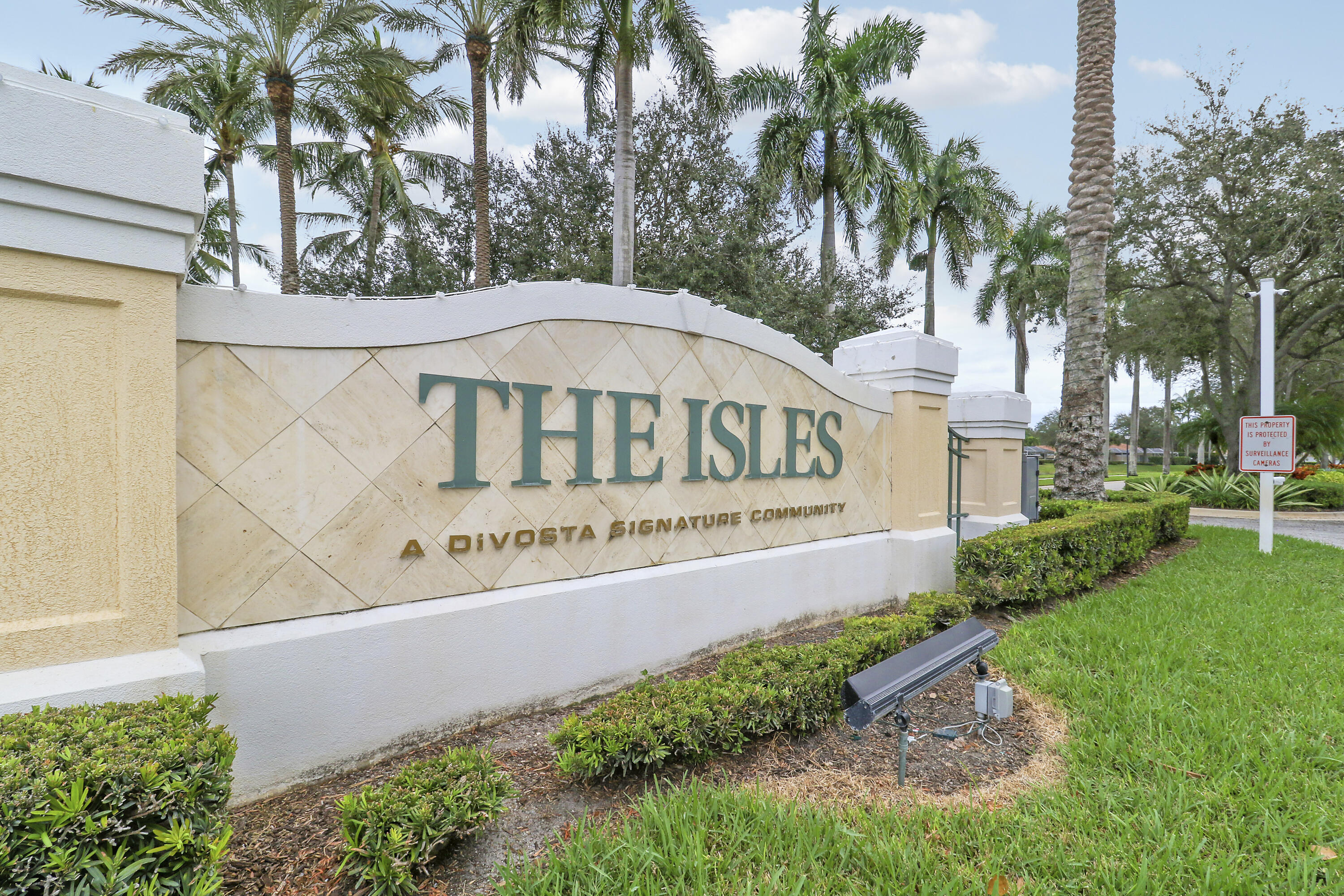 ISLES AT PALM BEACH GARDENS - Residential