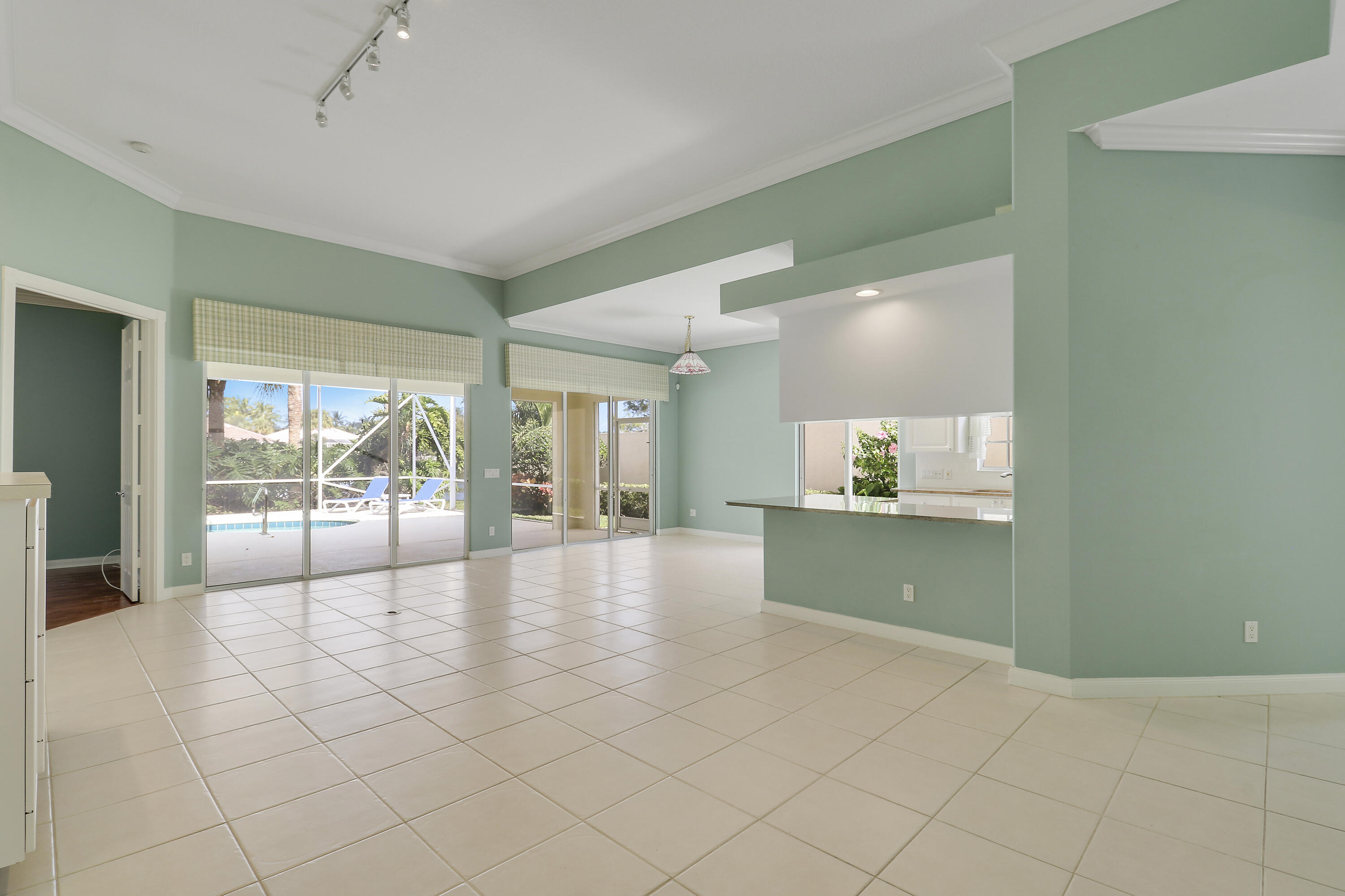 ISLES AT PALM BEACH GARDENS - Residential