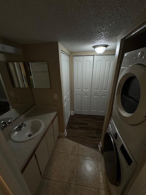 MIDPORT PLACE II, A CONDOMINIUM - Residential Lease