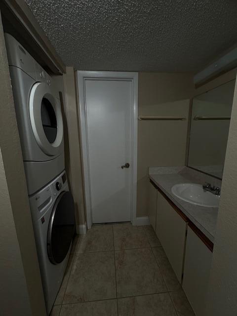 MIDPORT PLACE II, A CONDOMINIUM - Residential Lease