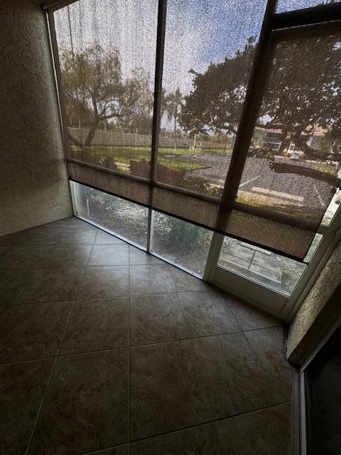 MIDPORT PLACE II, A CONDOMINIUM - Residential Lease