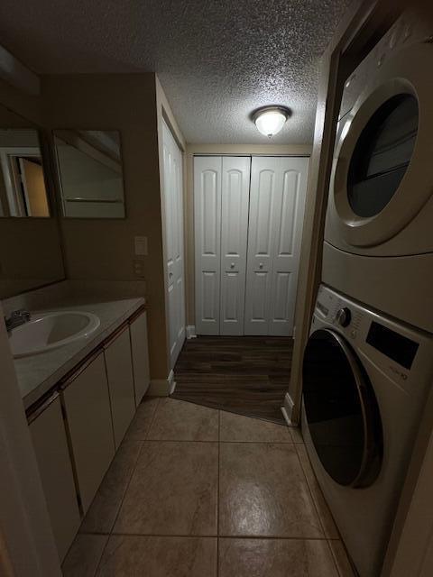 MIDPORT PLACE II, A CONDOMINIUM - Residential Lease