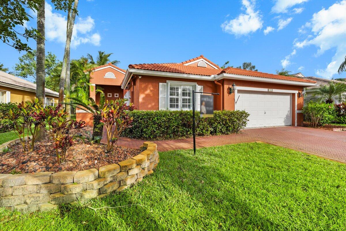 HEFTLER HOMES AT PEMBROKE SHORES - Residential