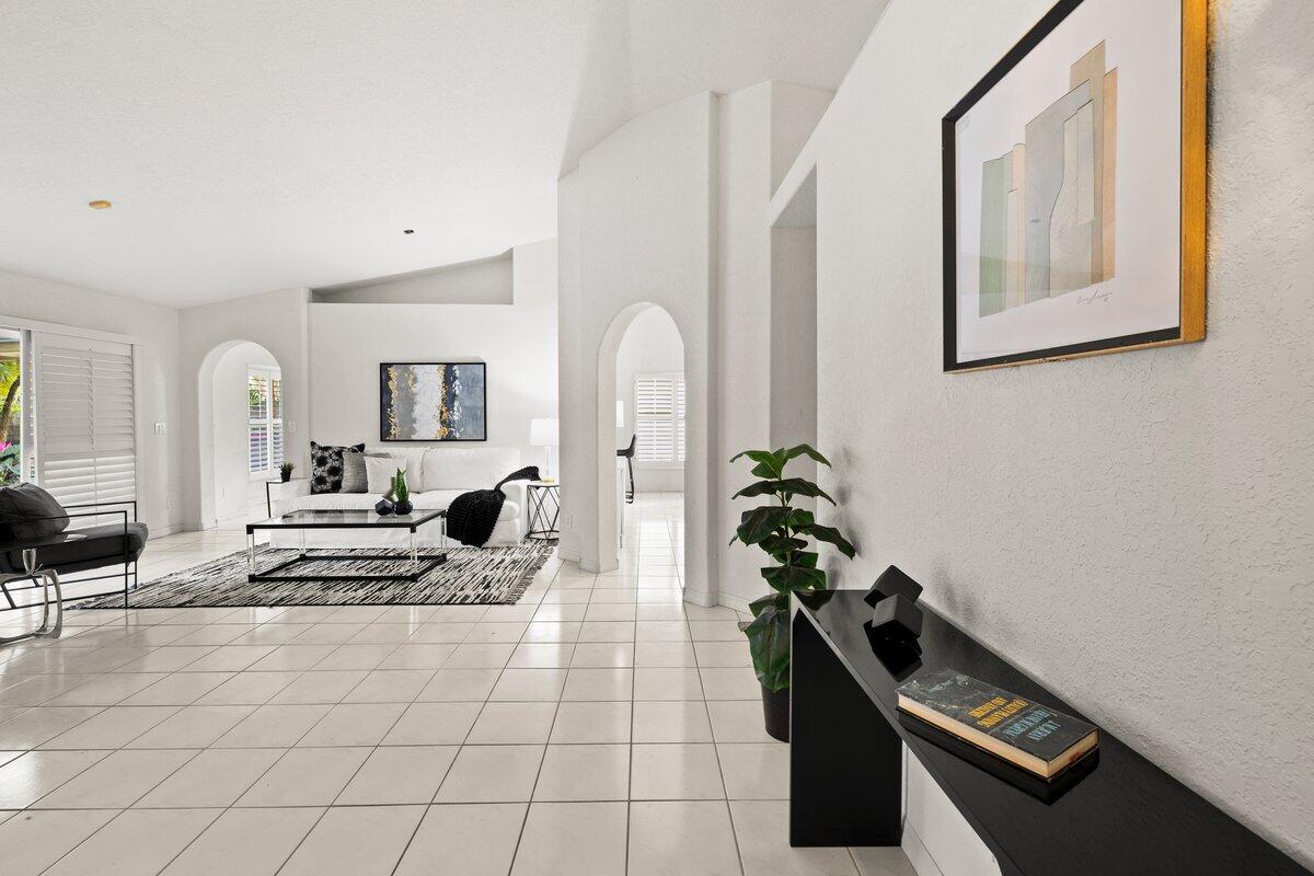 HEFTLER HOMES AT PEMBROKE SHORES - Residential