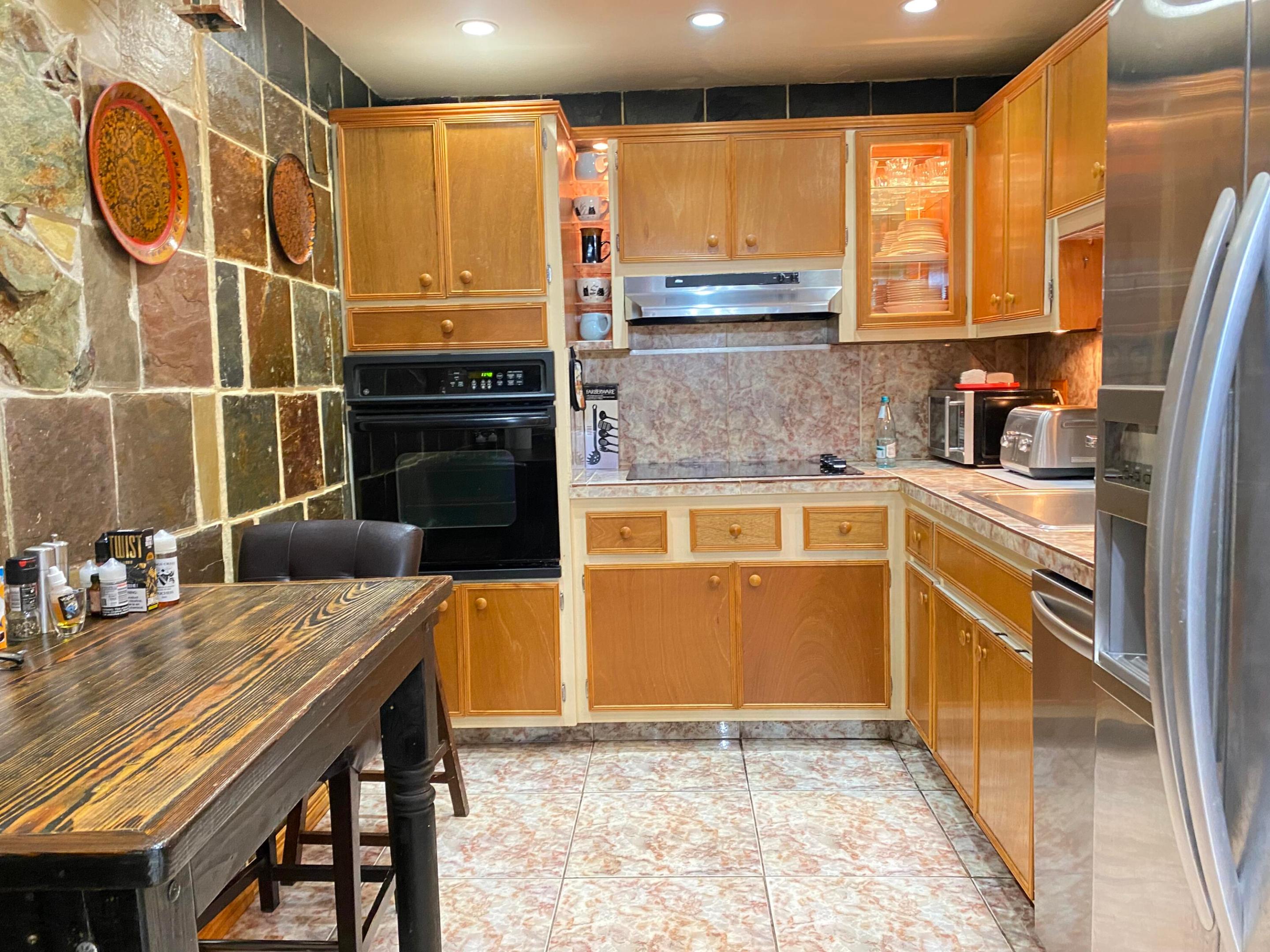COASTAL TOWERS CONDO - Residential