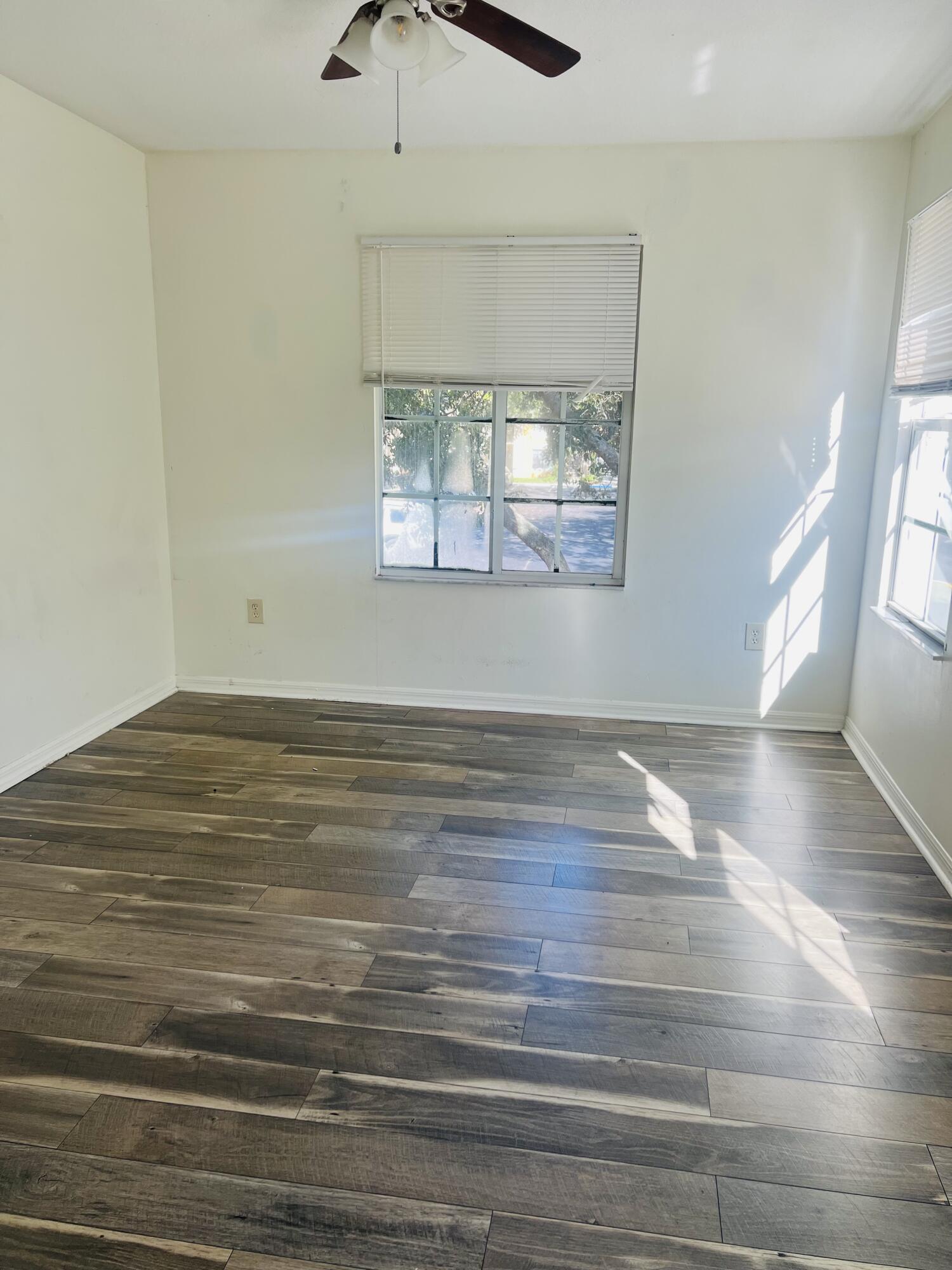 EMERALD ISLE AT LAGUNA LAKES CONDO - Residential Lease