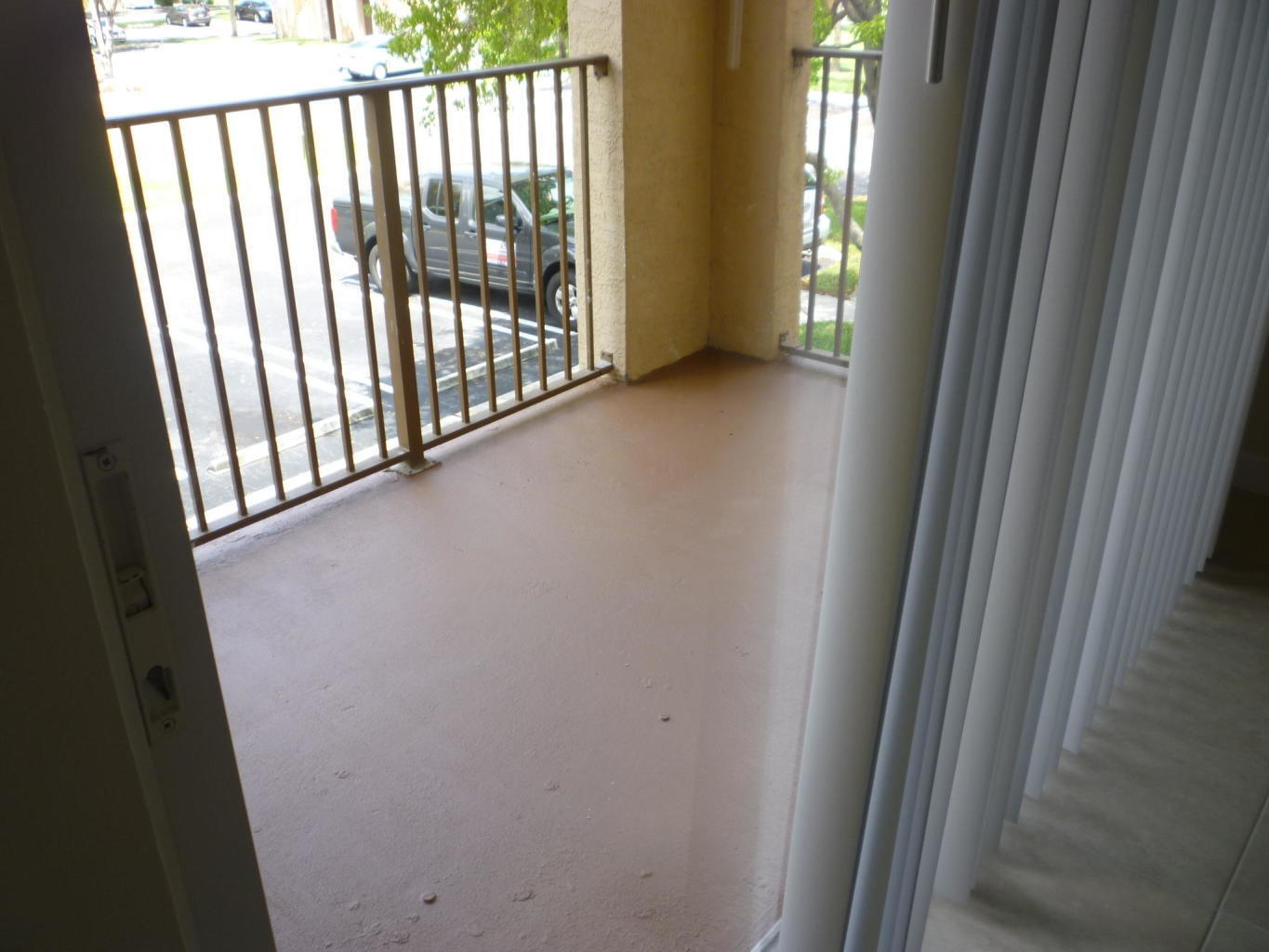 EMERALD ISLE AT LAGUNA LAKES CONDO - Residential Lease