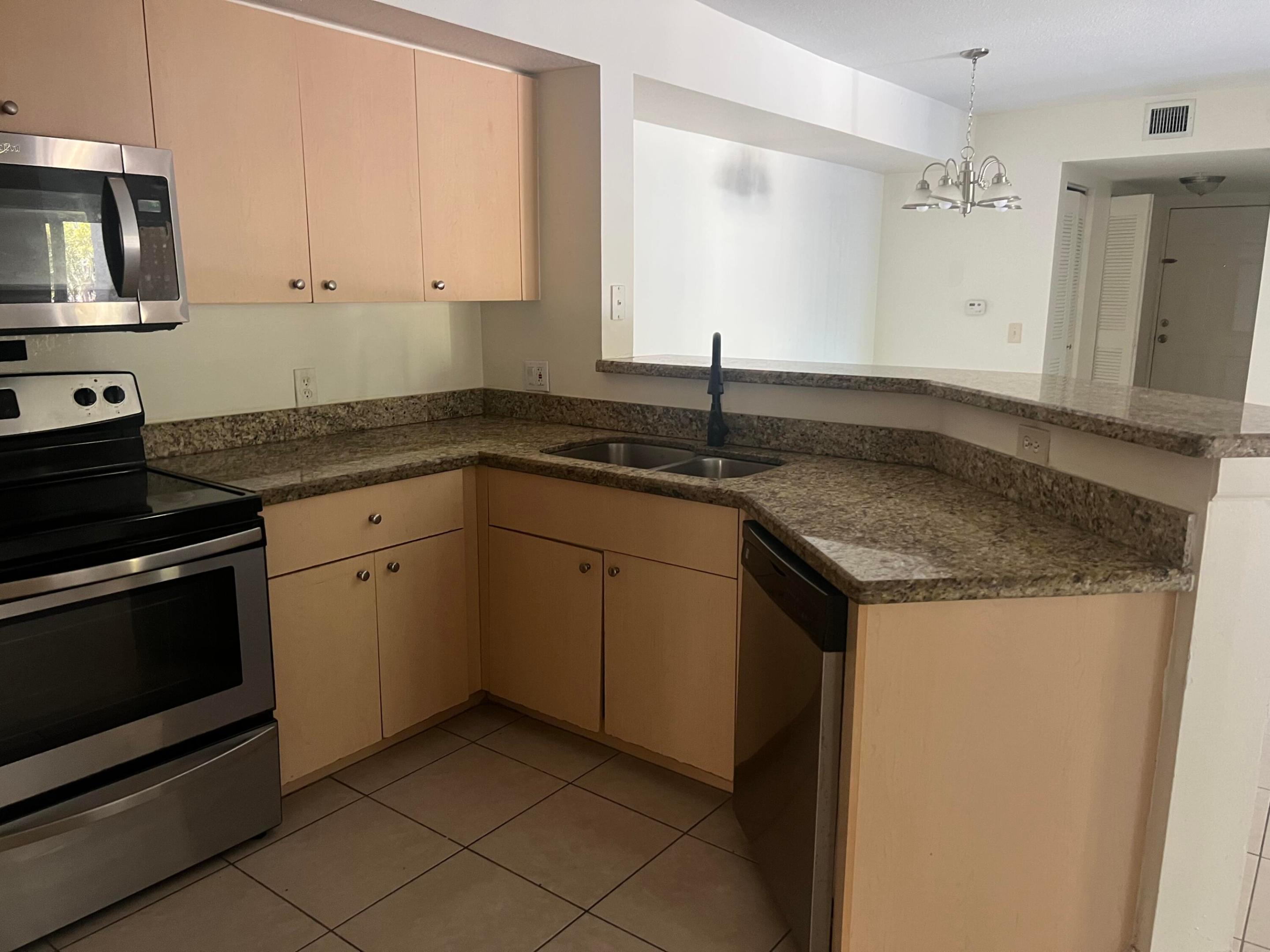EMERALD ISLE AT LAGUNA LAKES CONDO - Residential Lease