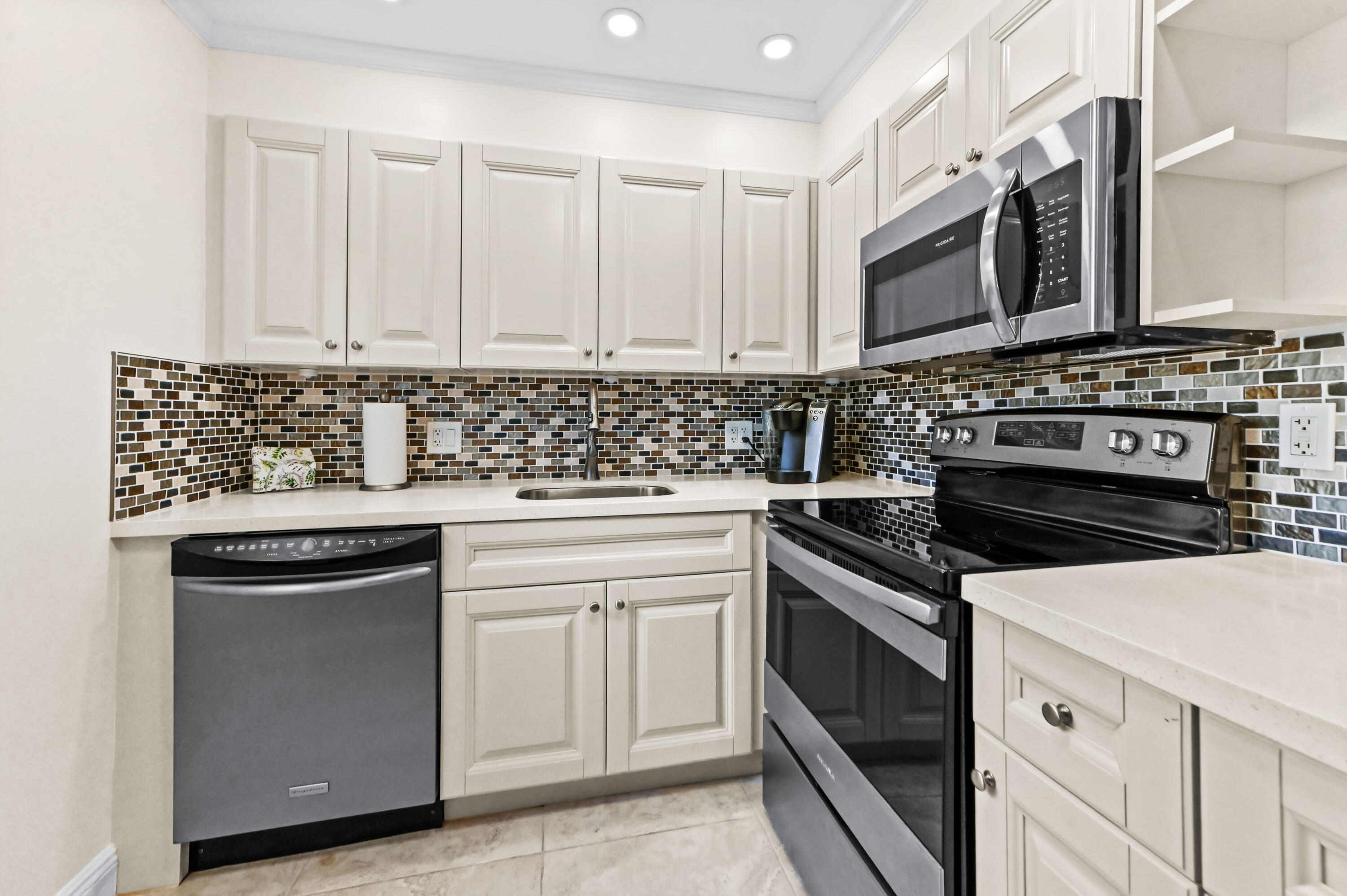 KINGS POINT FLANDERS CONDOS - Residential