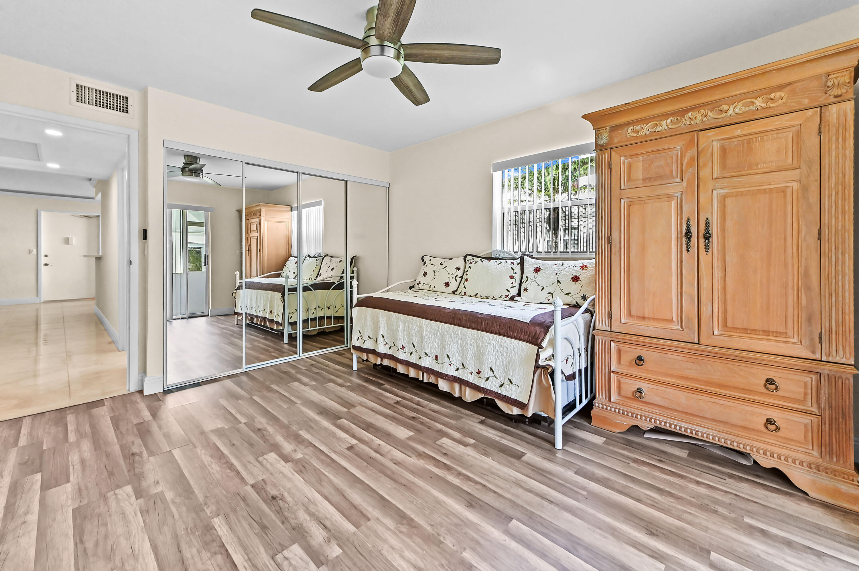 KINGS POINT FLANDERS CONDOS - Residential