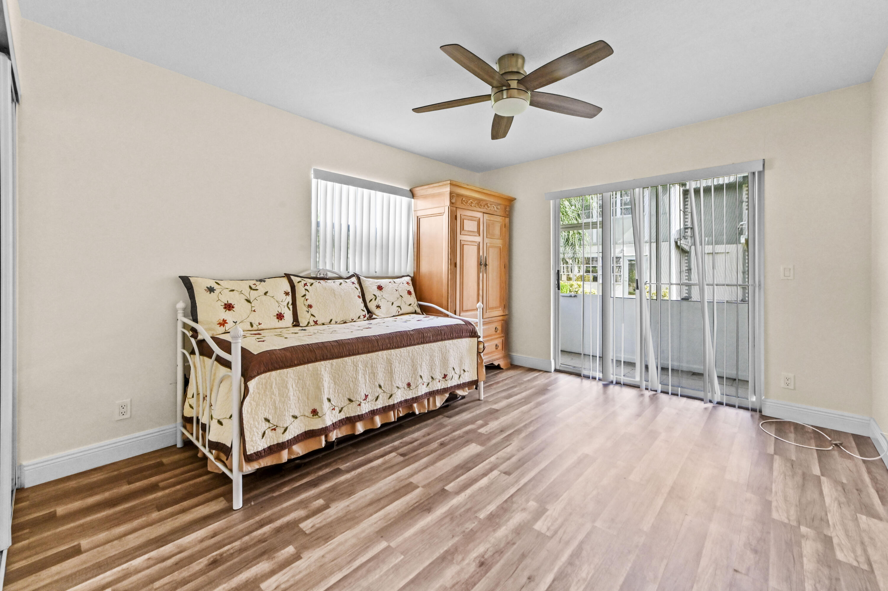 KINGS POINT FLANDERS CONDOS - Residential