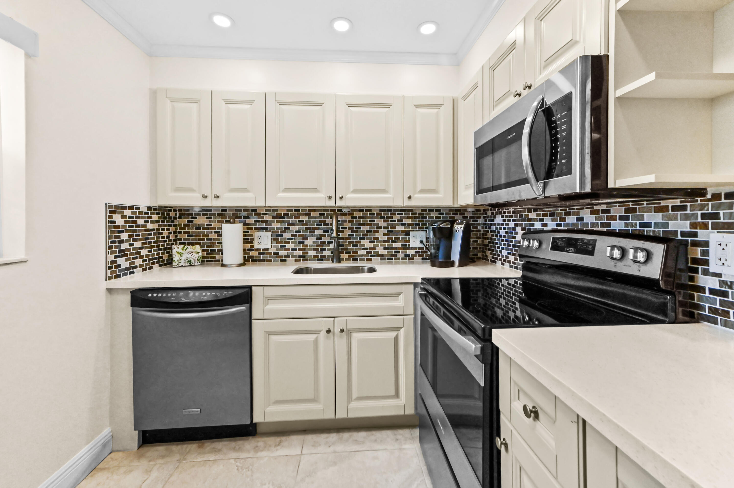 KINGS POINT FLANDERS CONDOS - Residential