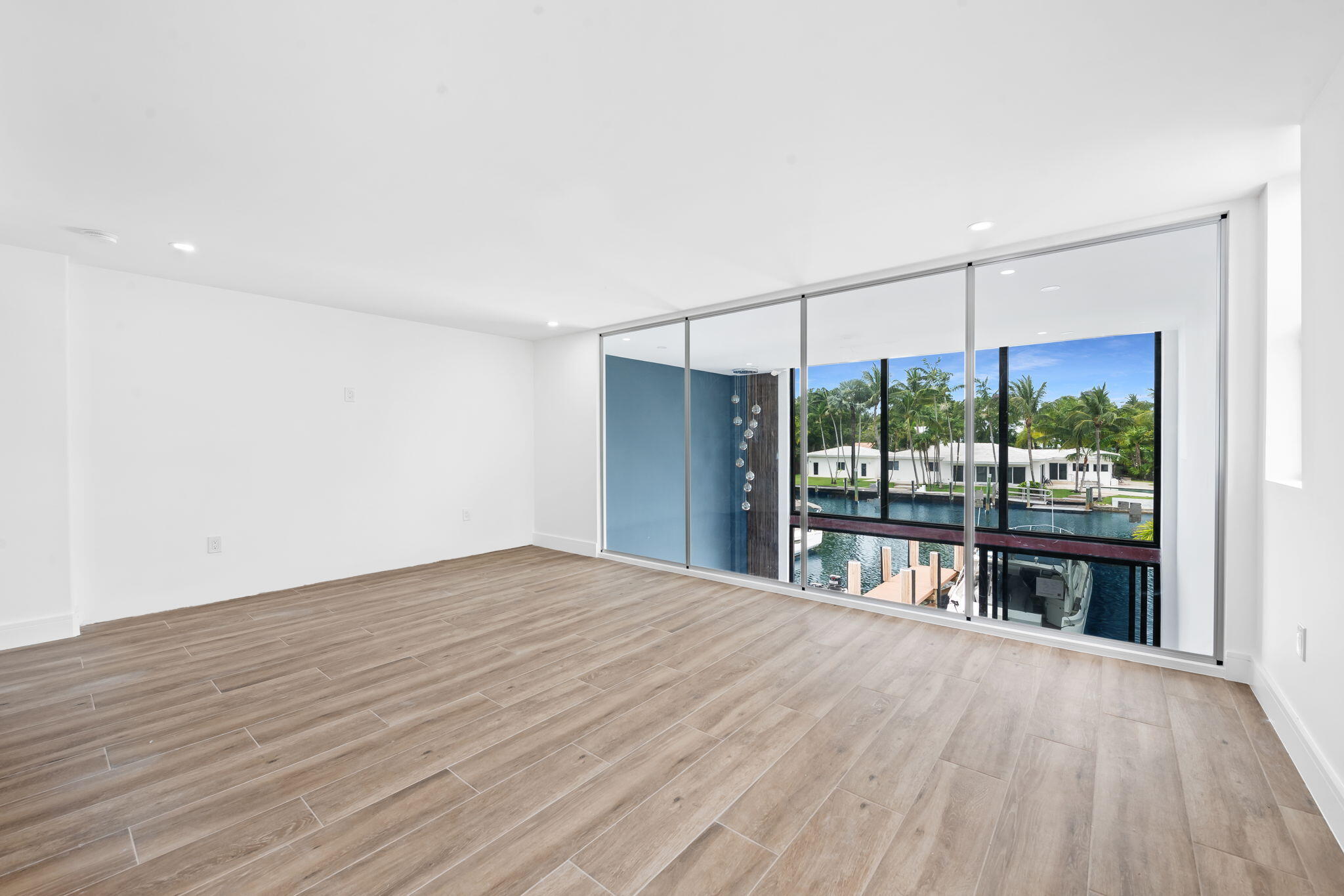 VICTORIA ISLES - Residential