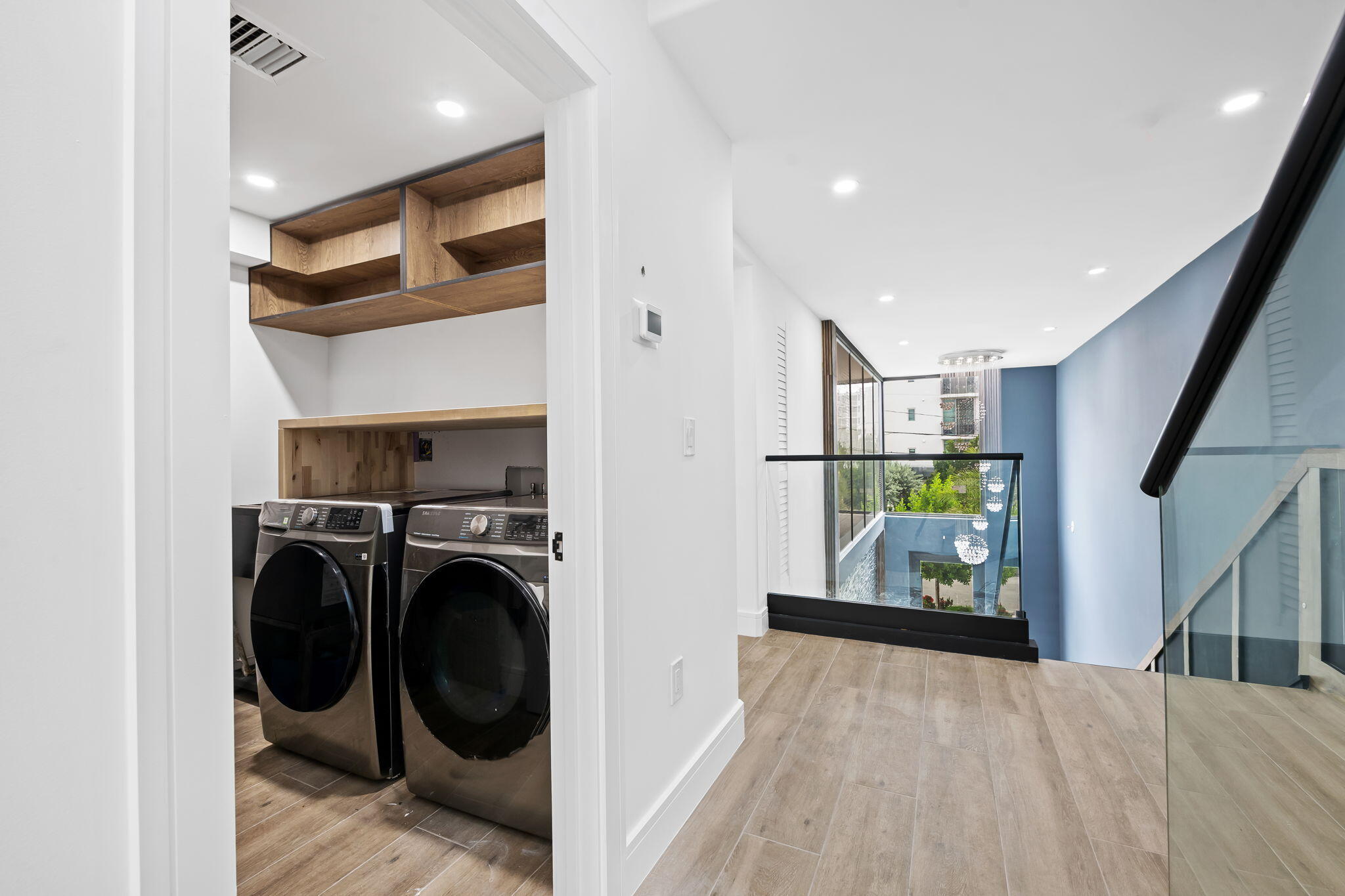 VICTORIA ISLES - Residential