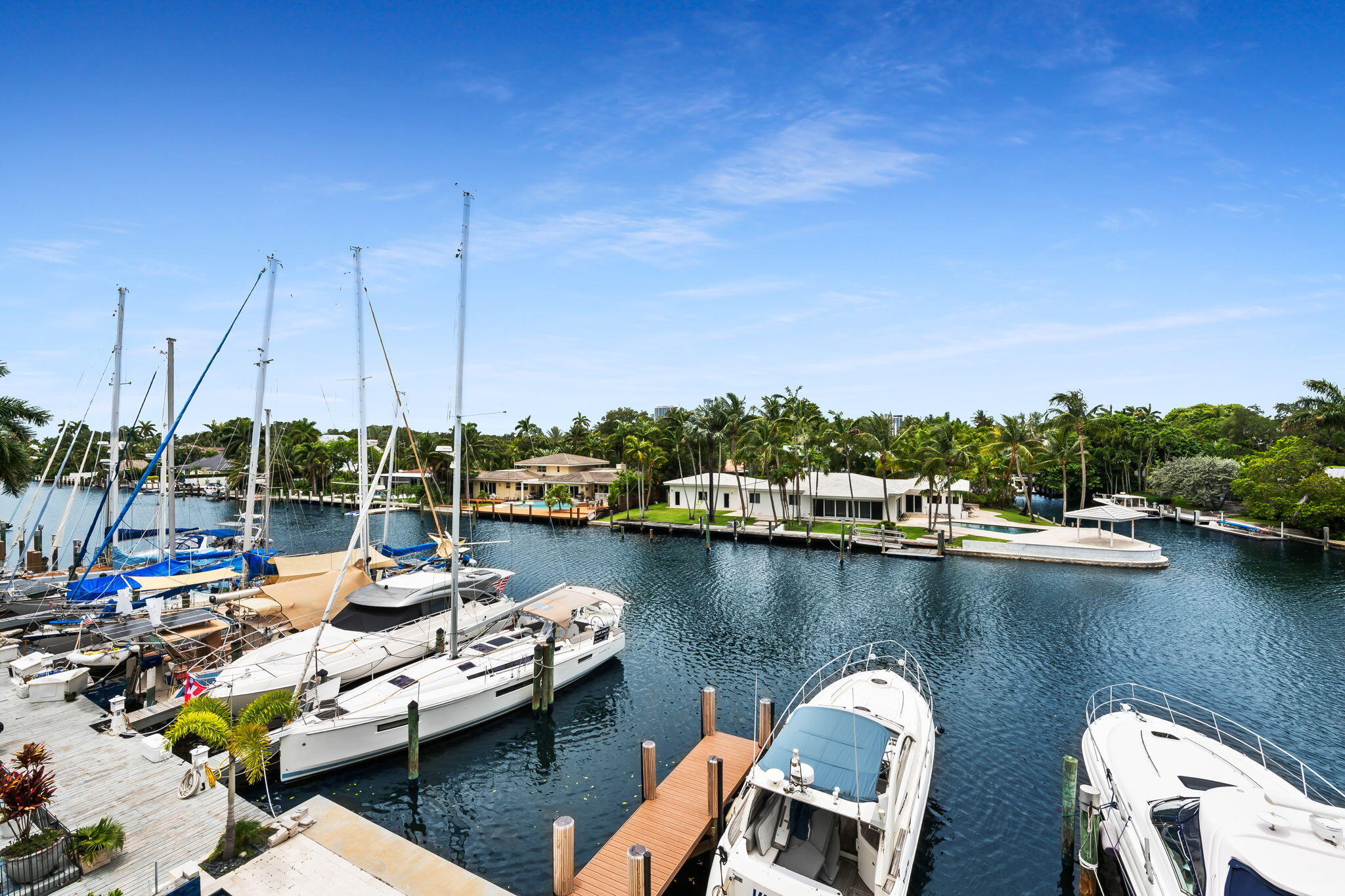 VICTORIA ISLES - Residential