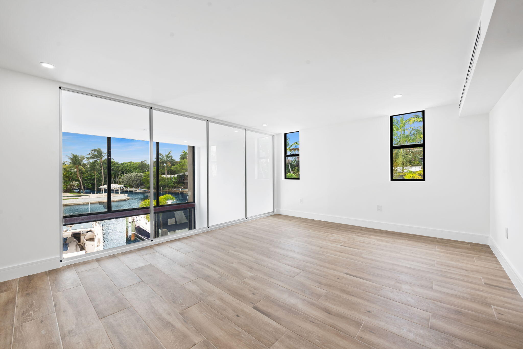 VICTORIA ISLES - Residential