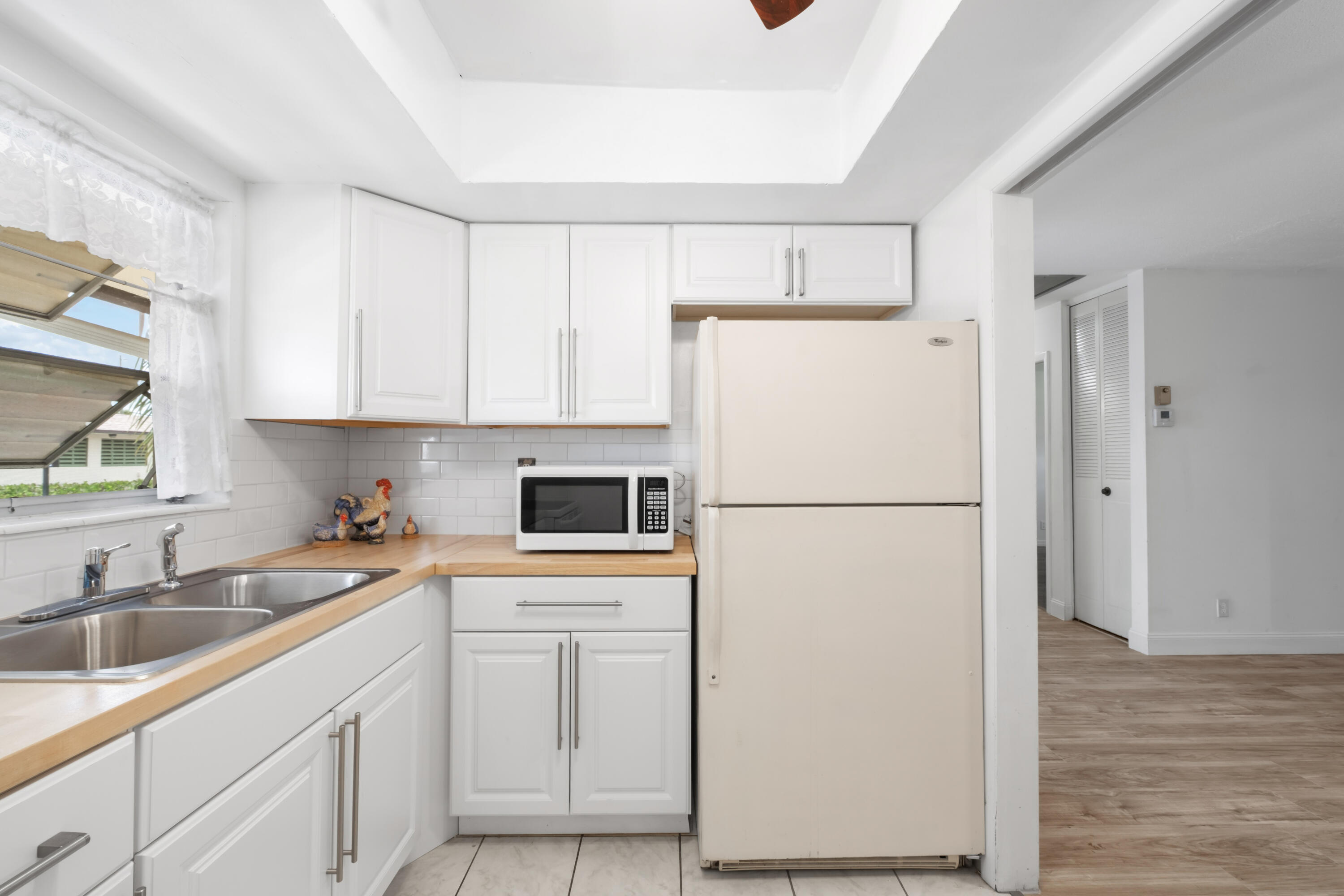CRESTHAVEN VILLAS CONDO 20 - Residential