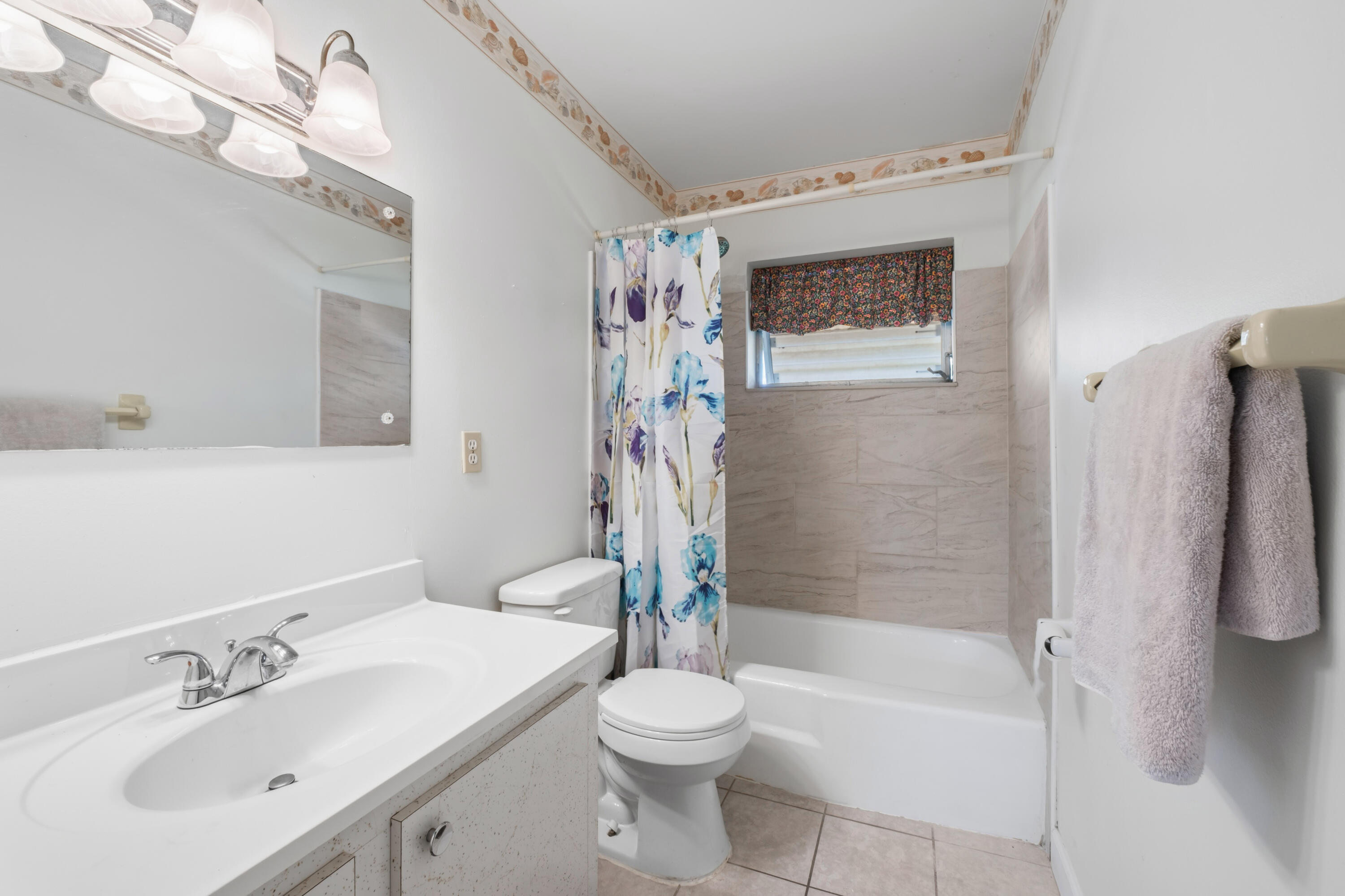 CRESTHAVEN VILLAS CONDO 20 - Residential