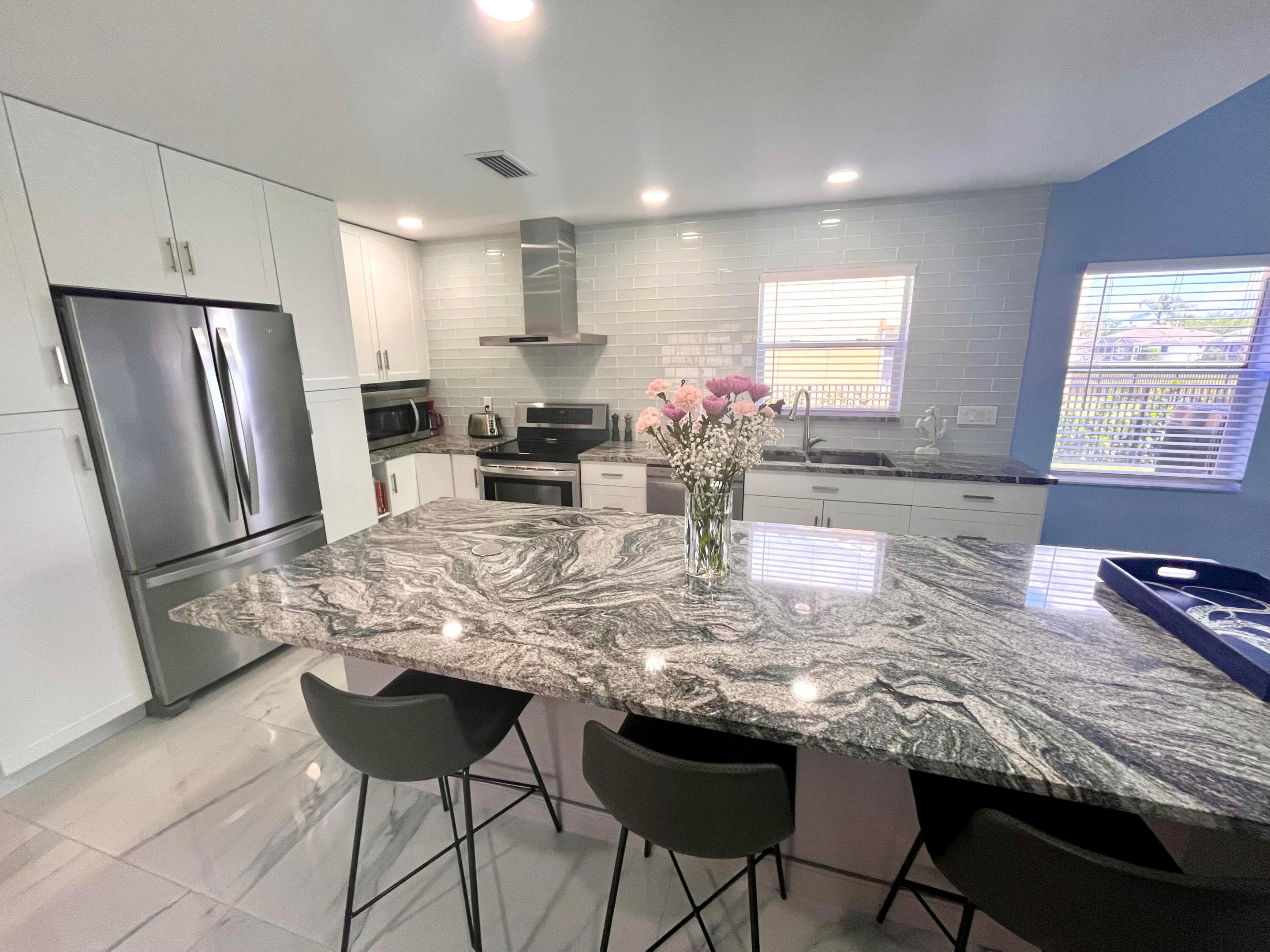 LAKEFIELD OF THE LANDINGS AT WELLINGTON 2B - Residential Lease