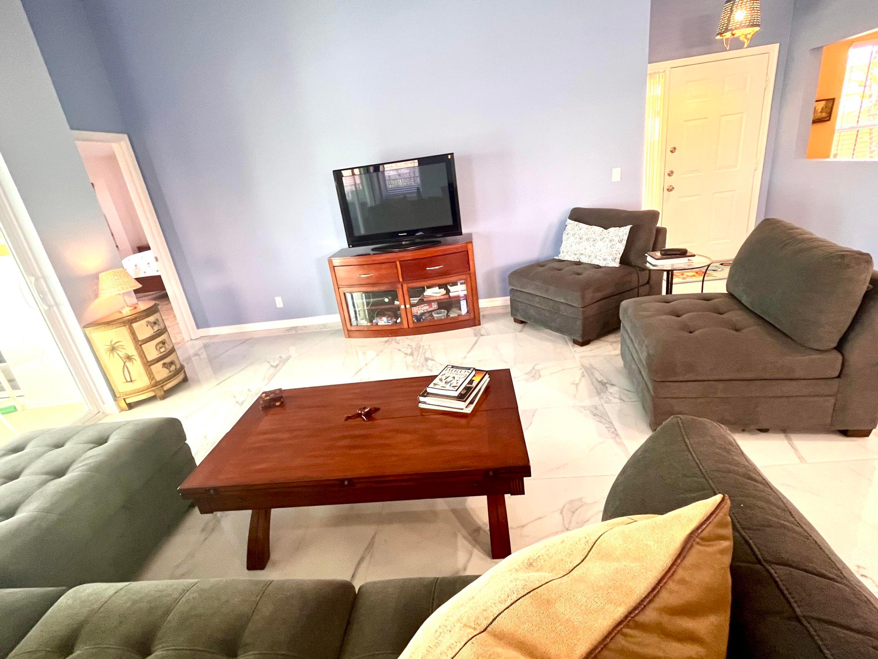 LAKEFIELD OF THE LANDINGS AT WELLINGTON 2B - Residential Lease