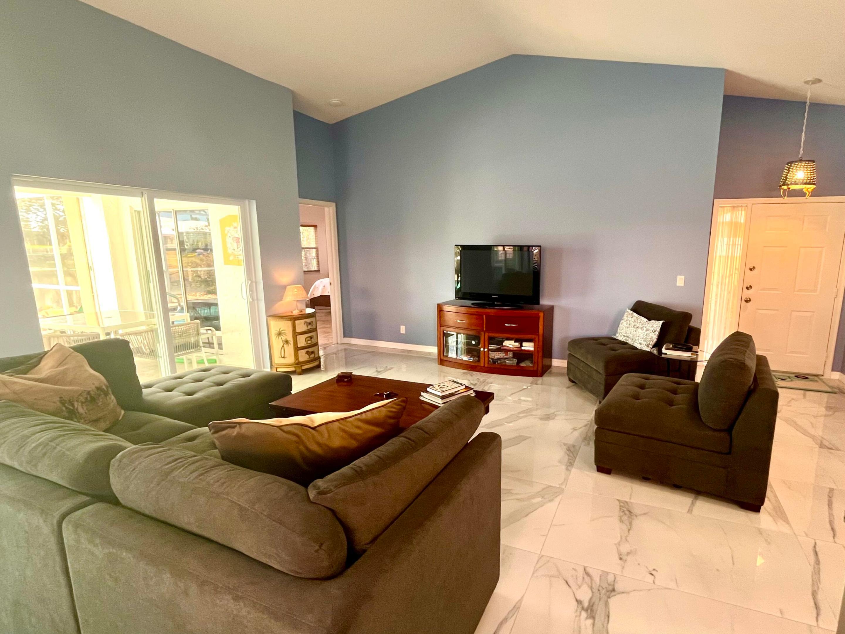 LAKEFIELD OF THE LANDINGS AT WELLINGTON 2B - Residential Lease