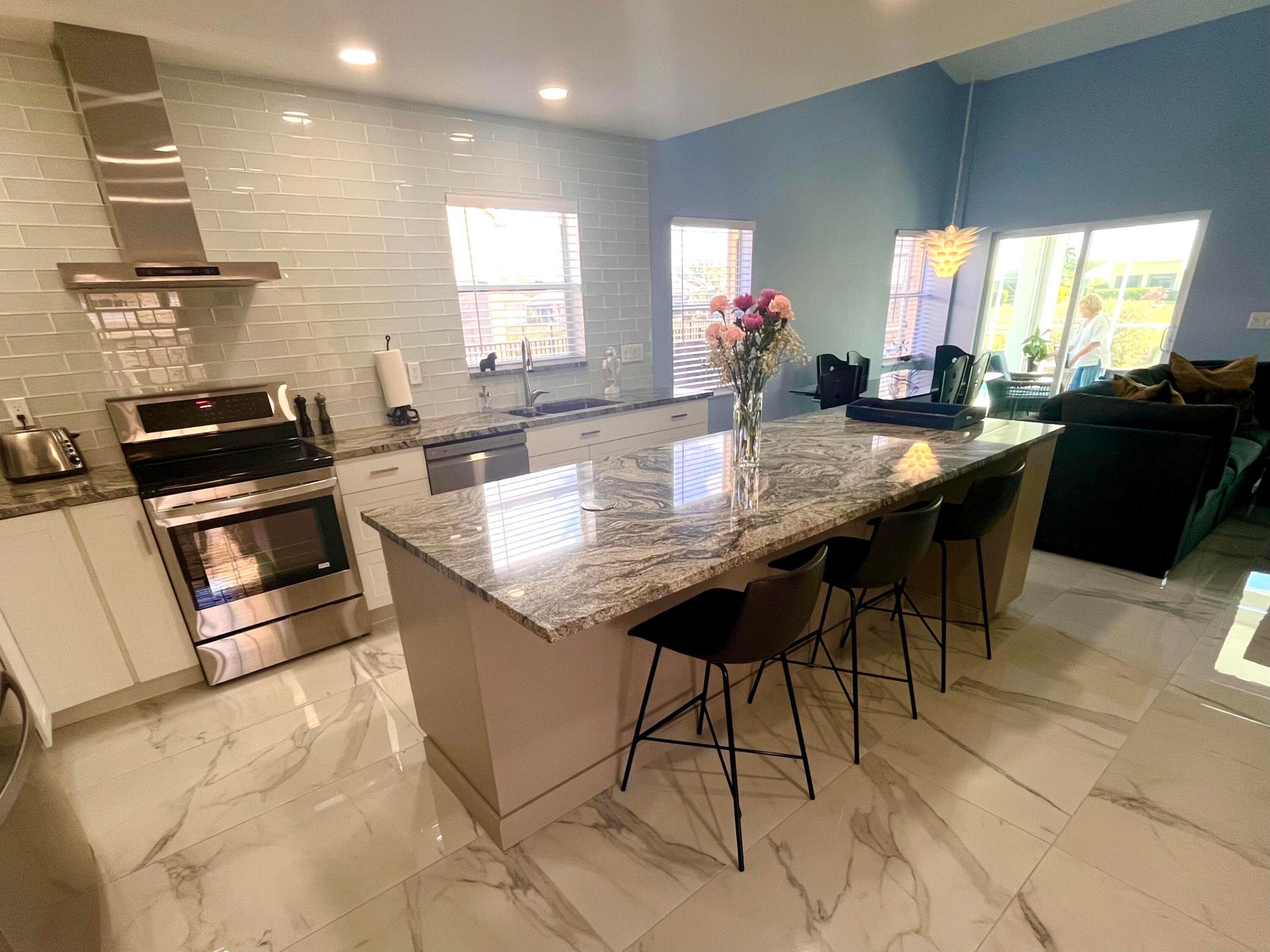 LAKEFIELD OF THE LANDINGS AT WELLINGTON 2B - Residential Lease