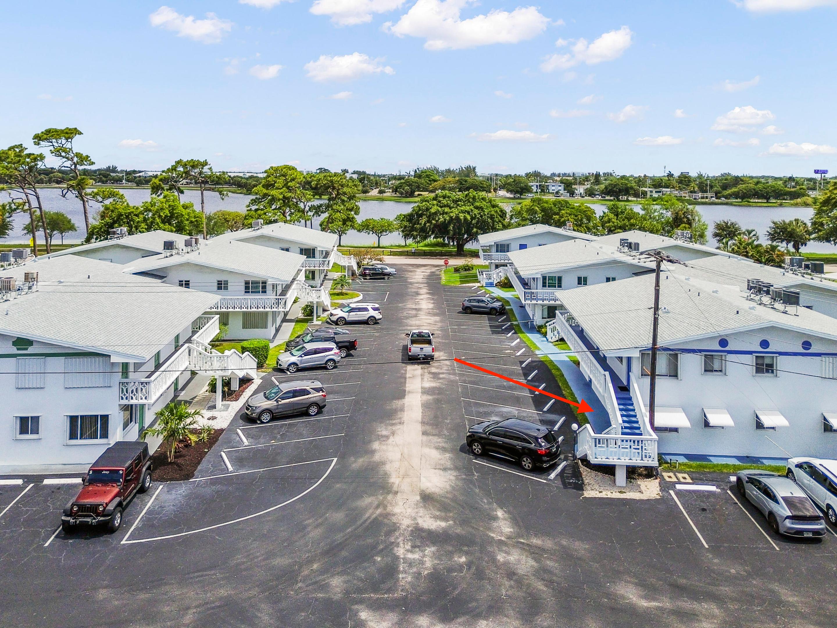 LAKESIDE POINT - Residential