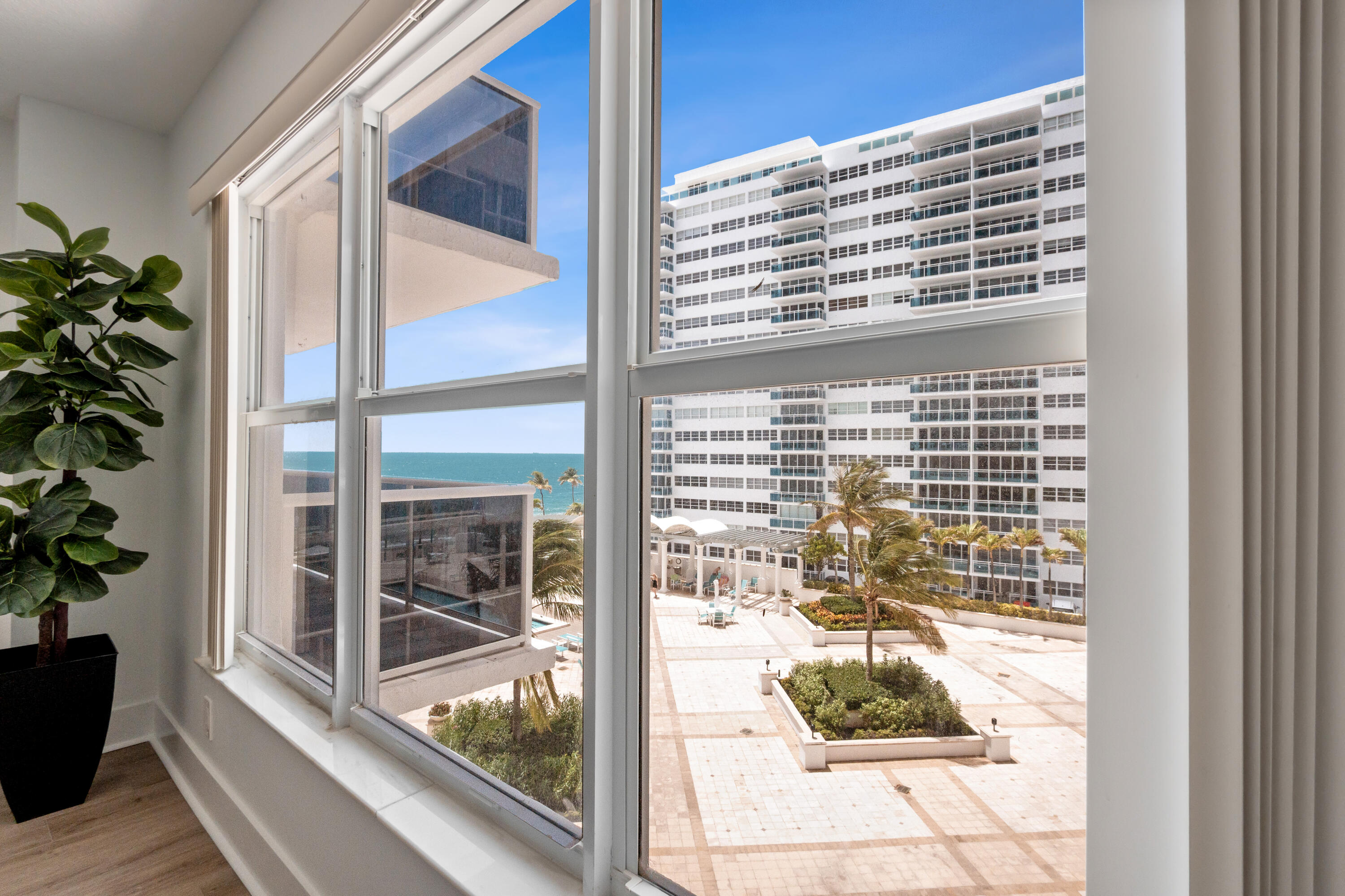 PLAYA DEL SOL CONDO - Residential