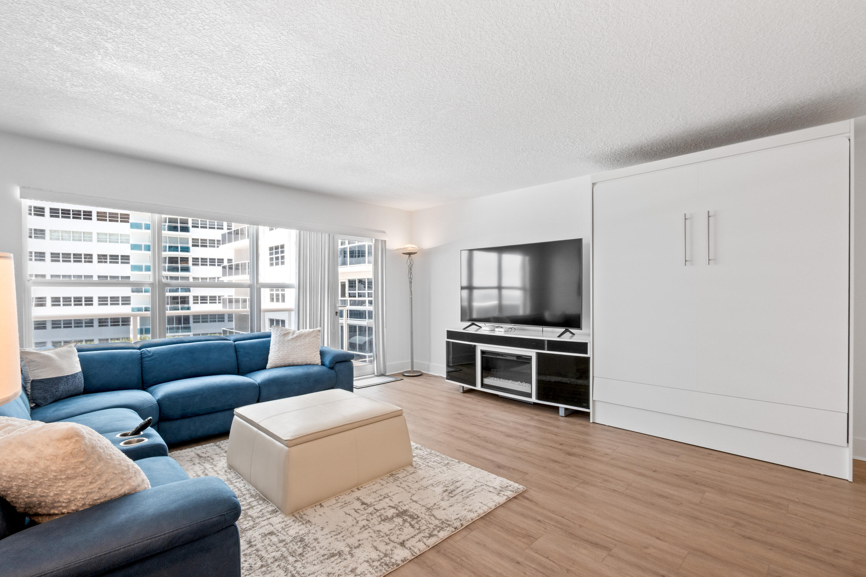 PLAYA DEL SOL CONDO - Residential
