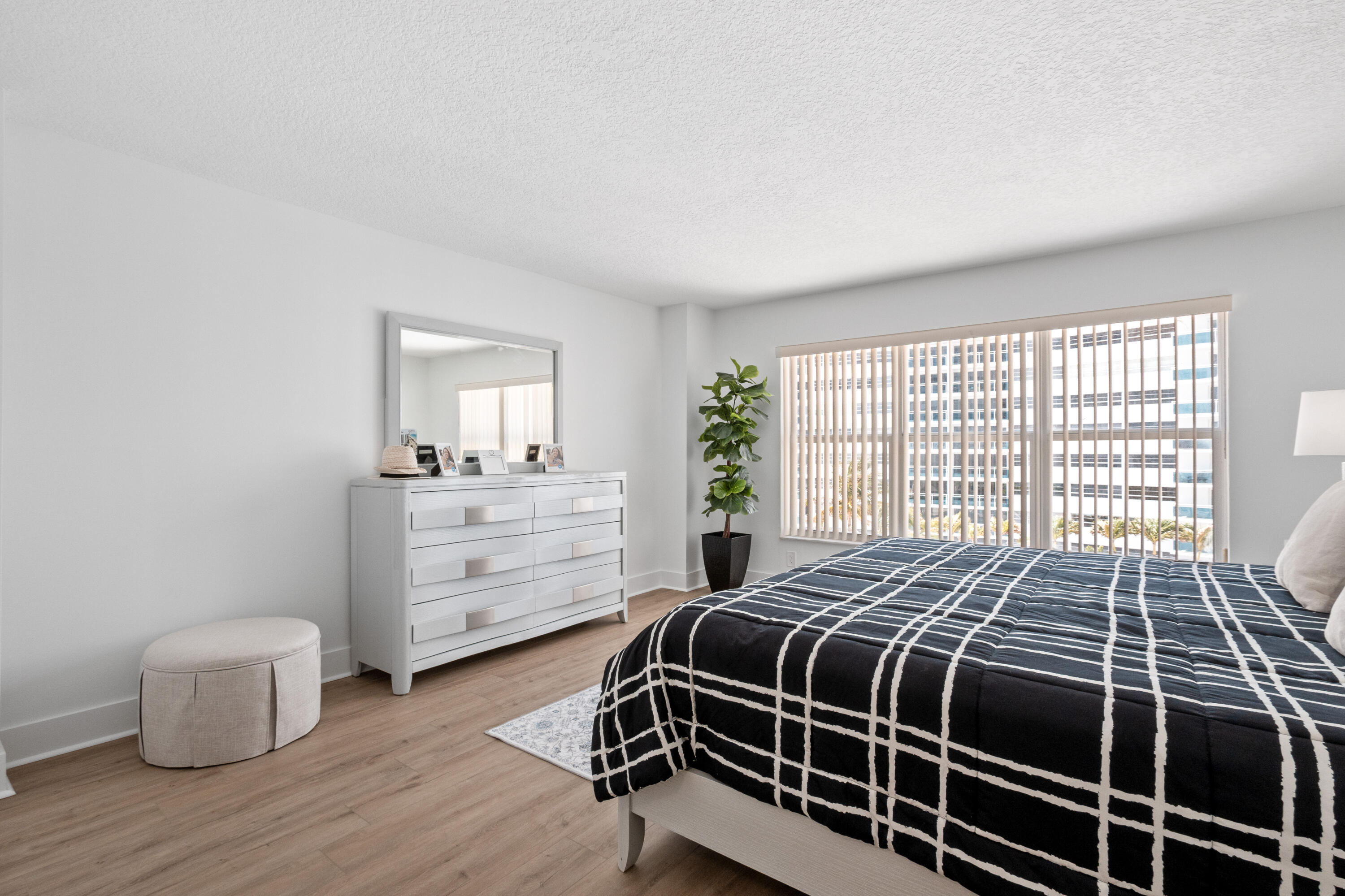 PLAYA DEL SOL CONDO - Residential
