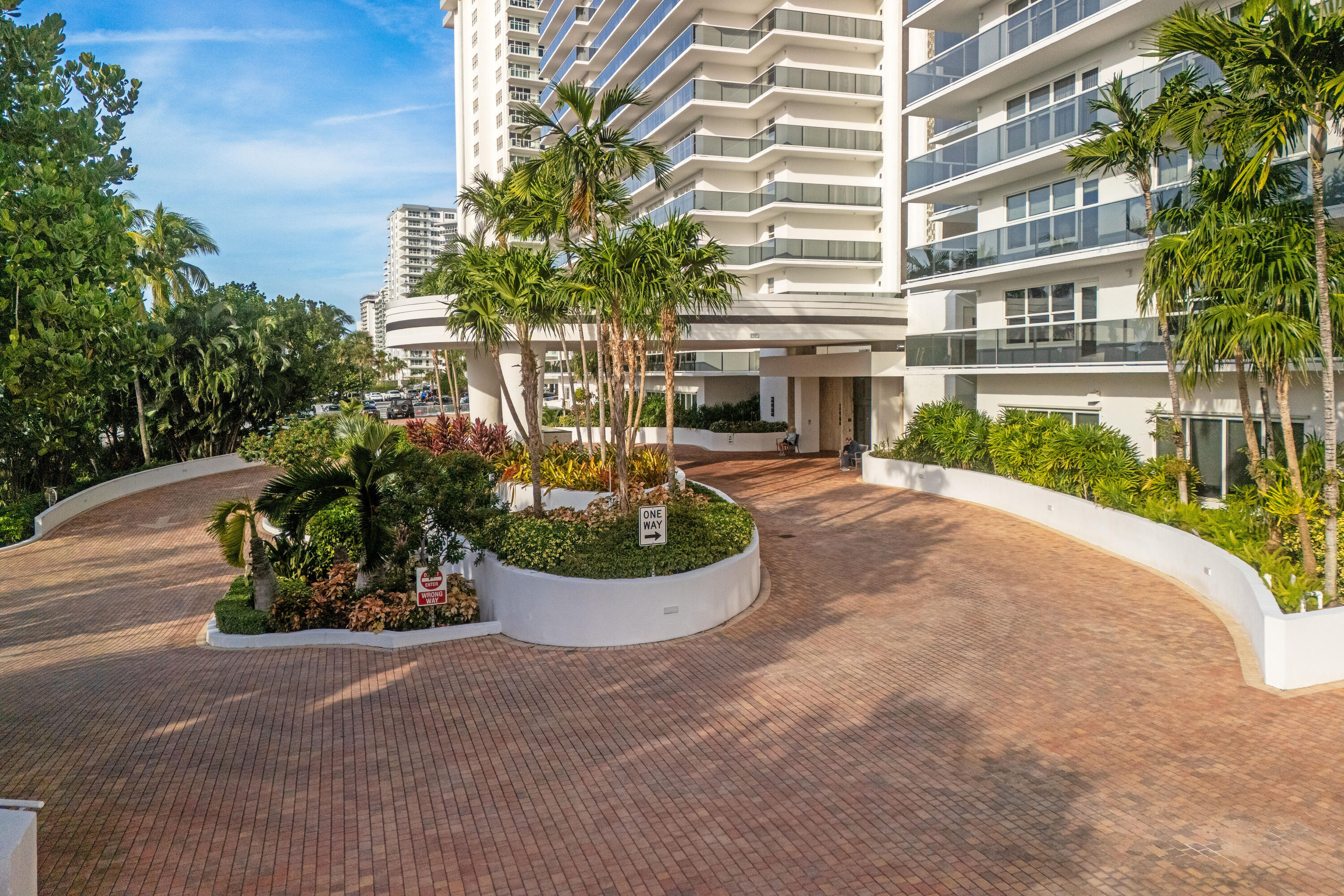 PLAYA DEL SOL CONDO - Residential