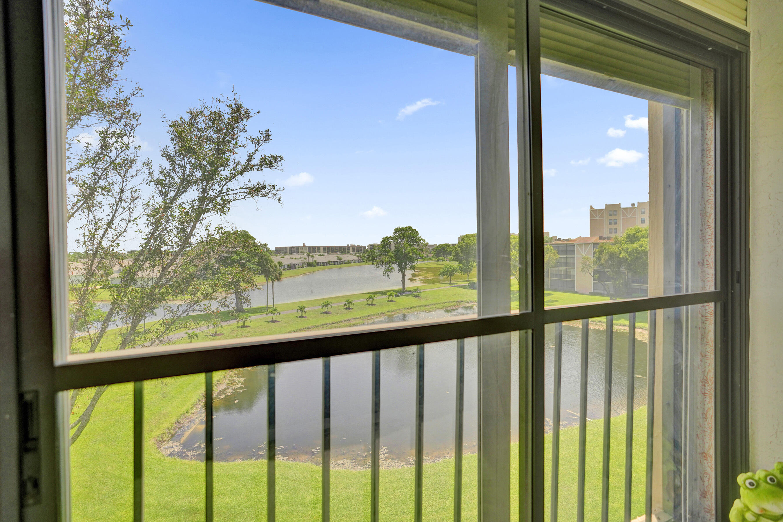 HUNTINGTON LAKES SEC THREE CONDOS - Residential