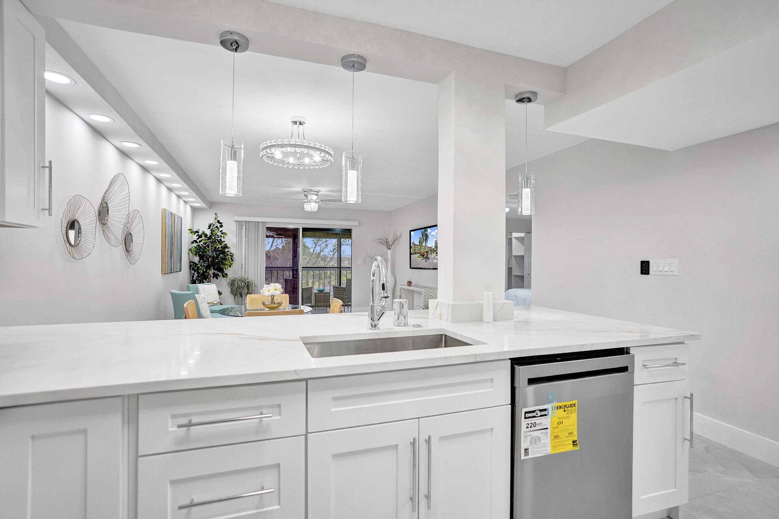 HUNTINGTON LAKES SEC THREE CONDOS - Residential